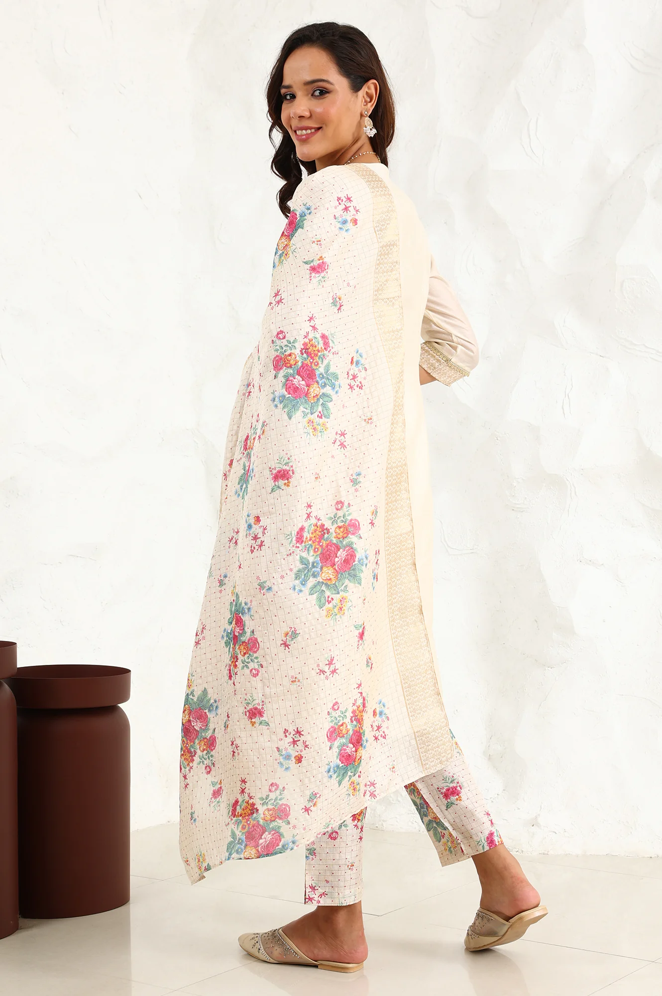 Beige Floral Embroidered Chanderi Straight Kurta, Pants And Dupatta Set - Image 5