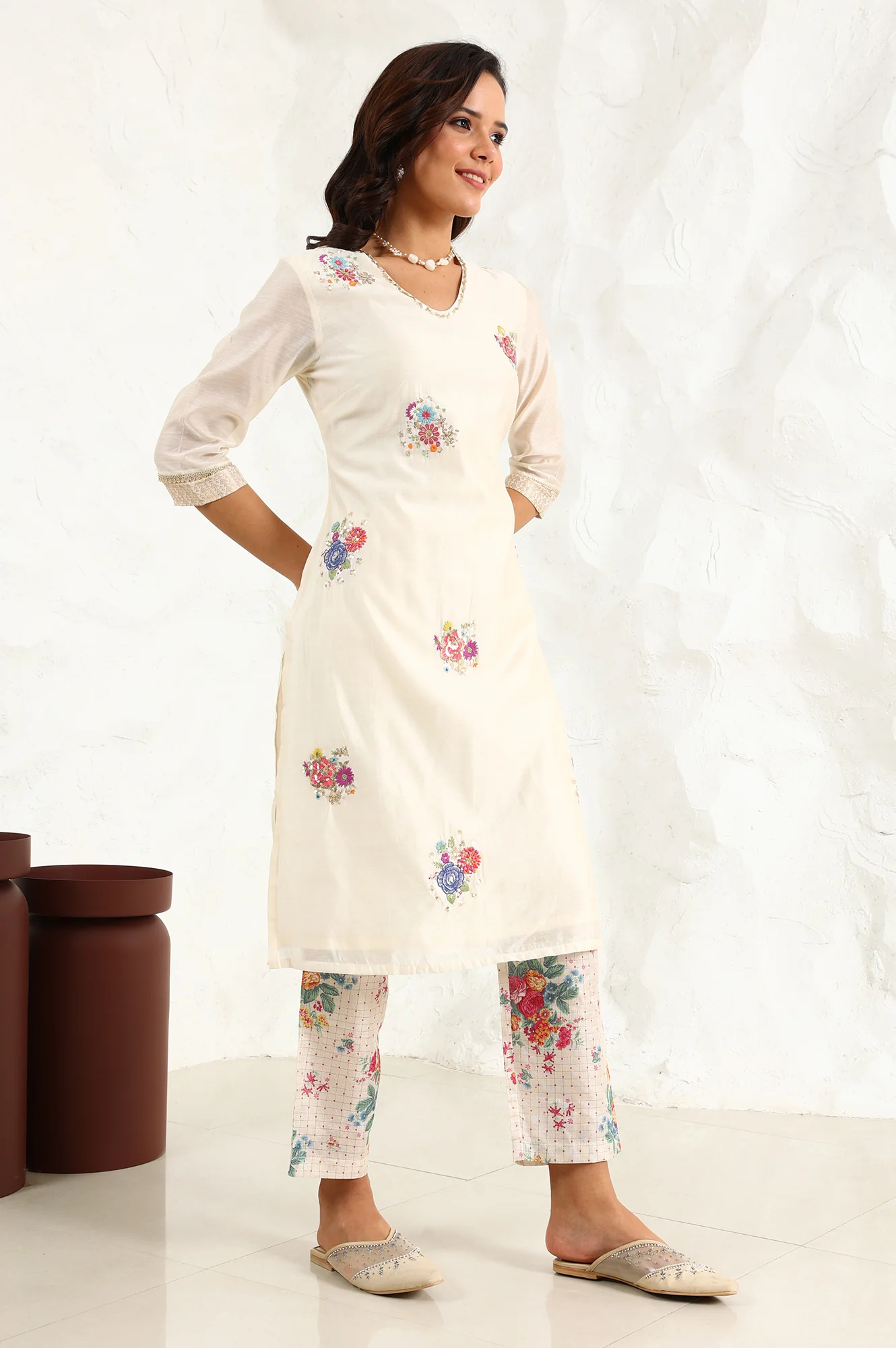 Beige Floral Embroidered Chanderi Straight Kurta, Pants And Dupatta Set - Image 6