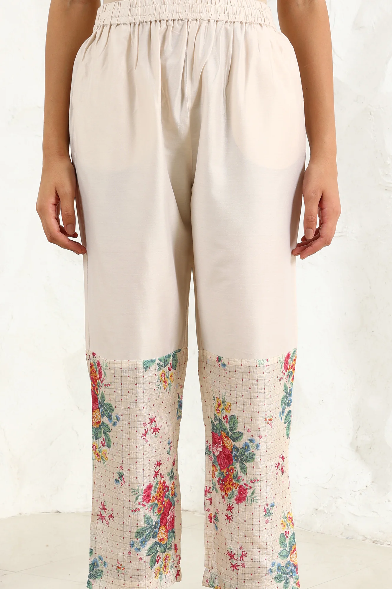 Beige Floral Embroidered Chanderi Straight Kurta, Pants And Dupatta Set - Image 8