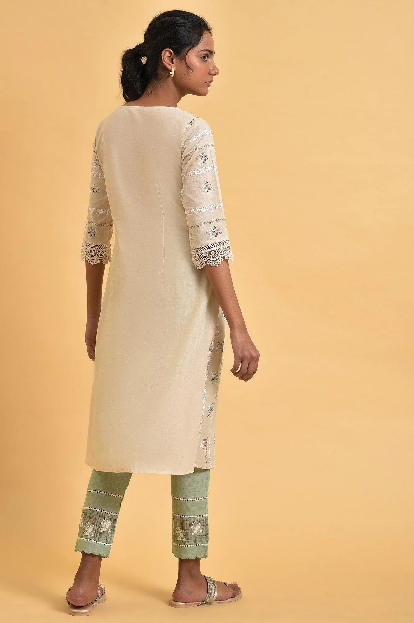 Beige Floral Print Round Neck Cotton kurta - Image 2