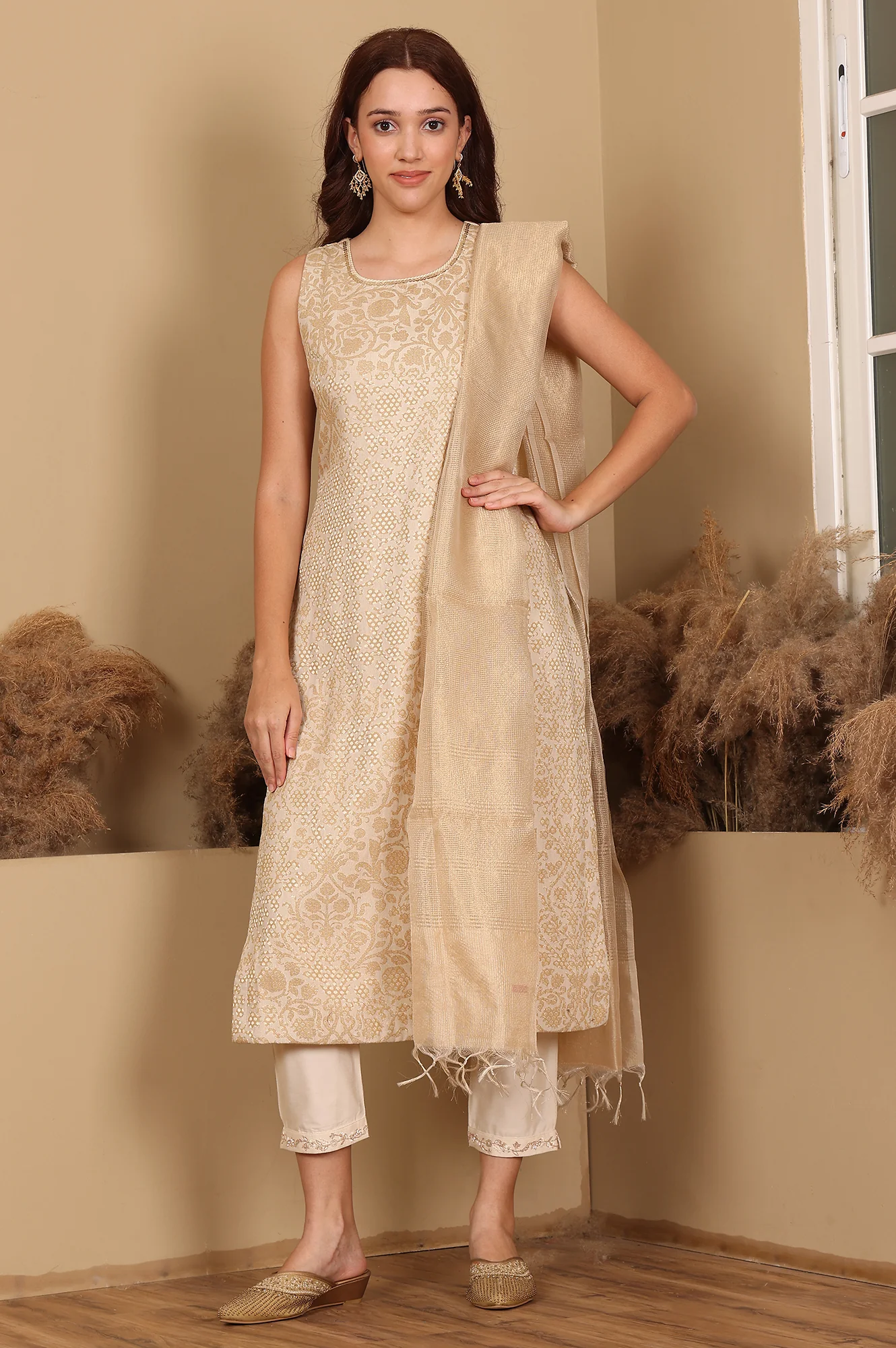 Beige Jacquard Sleeveless Embellished Kurta, Pants And Dupatta Set - Image 2