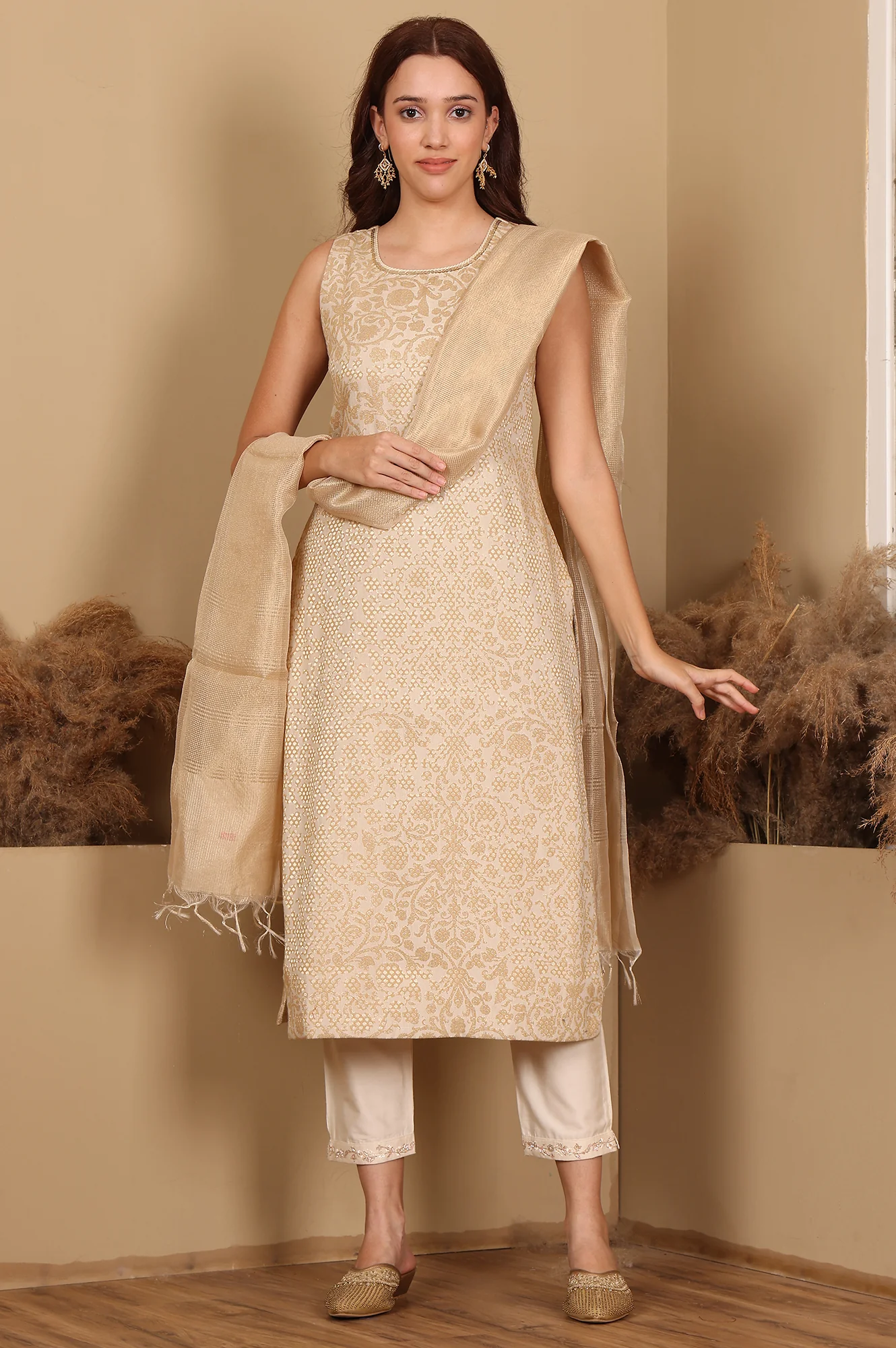 Beige Jacquard Sleeveless Embellished Kurta, Pants And Dupatta Set - Image 3