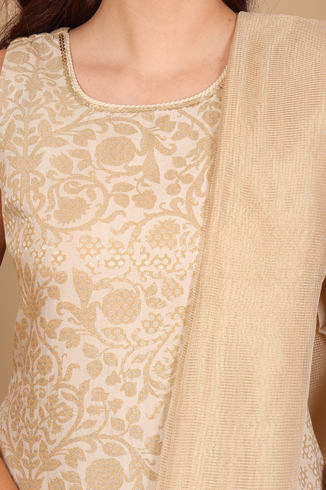 Beige Jacquard Sleeveless Embellished Kurta, Pants And Dupatta Set - Image 4
