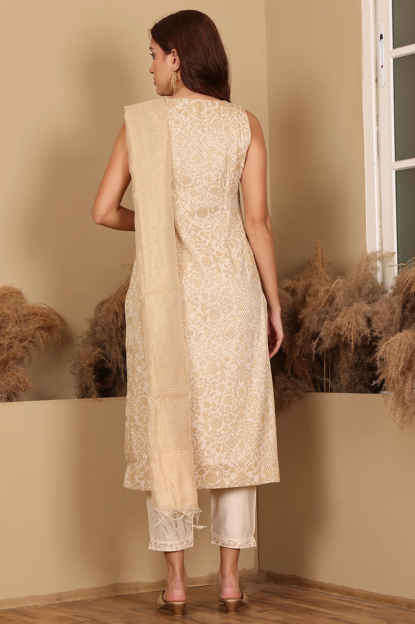 Beige Jacquard Sleeveless Embellished Kurta, Pants And Dupatta Set - Image 6