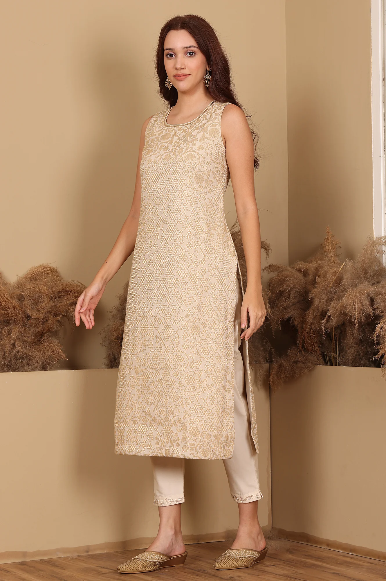Beige Jacquard Sleeveless Embellished Kurta, Pants And Dupatta Set - Image 7