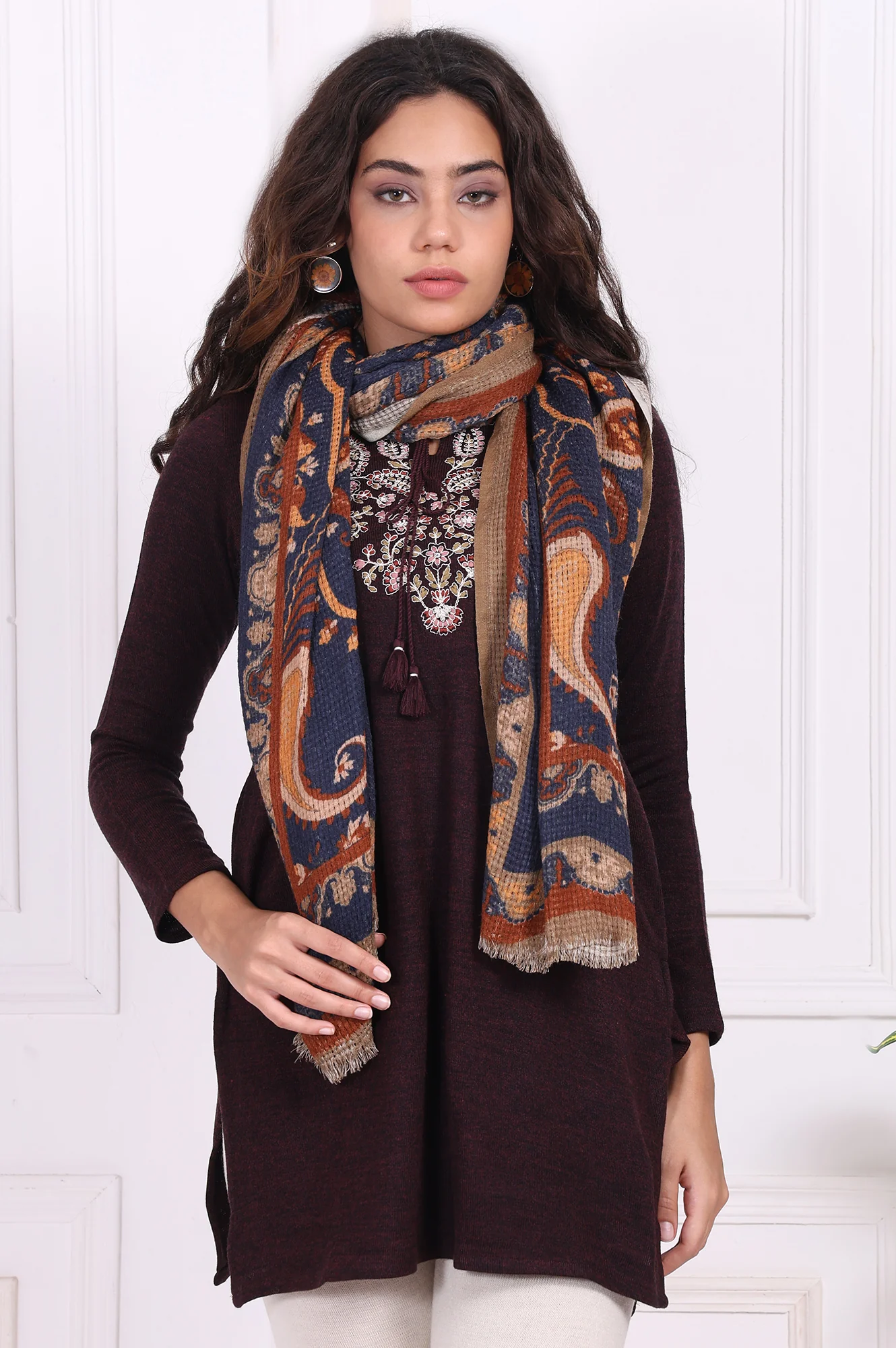 Beige Paisley Printed Wool Shawl - Image 4