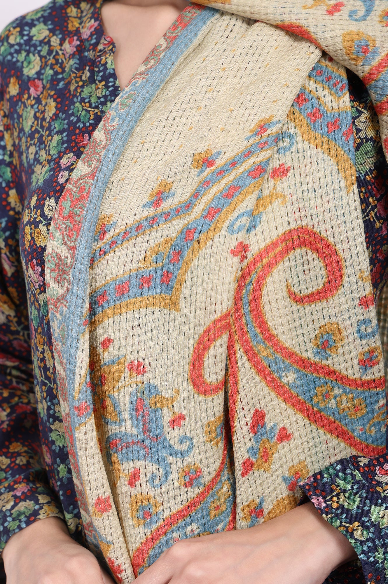 Beige Paisley Wool Stole - Image 3