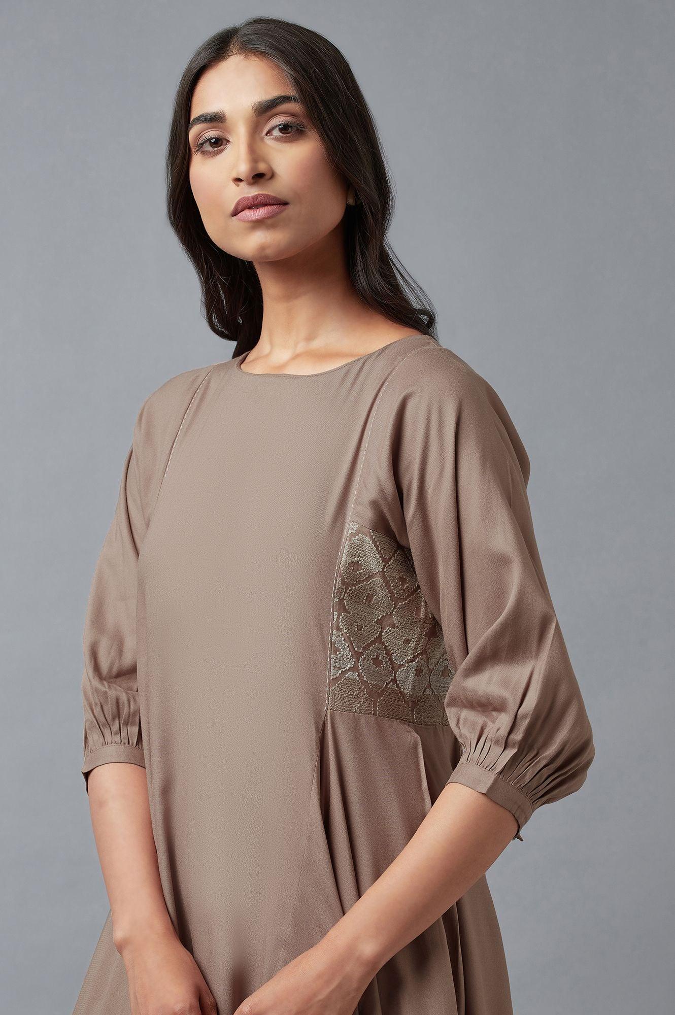 Beige Rayon kurta In Boat Neck With Embroidered Panel - Image 5