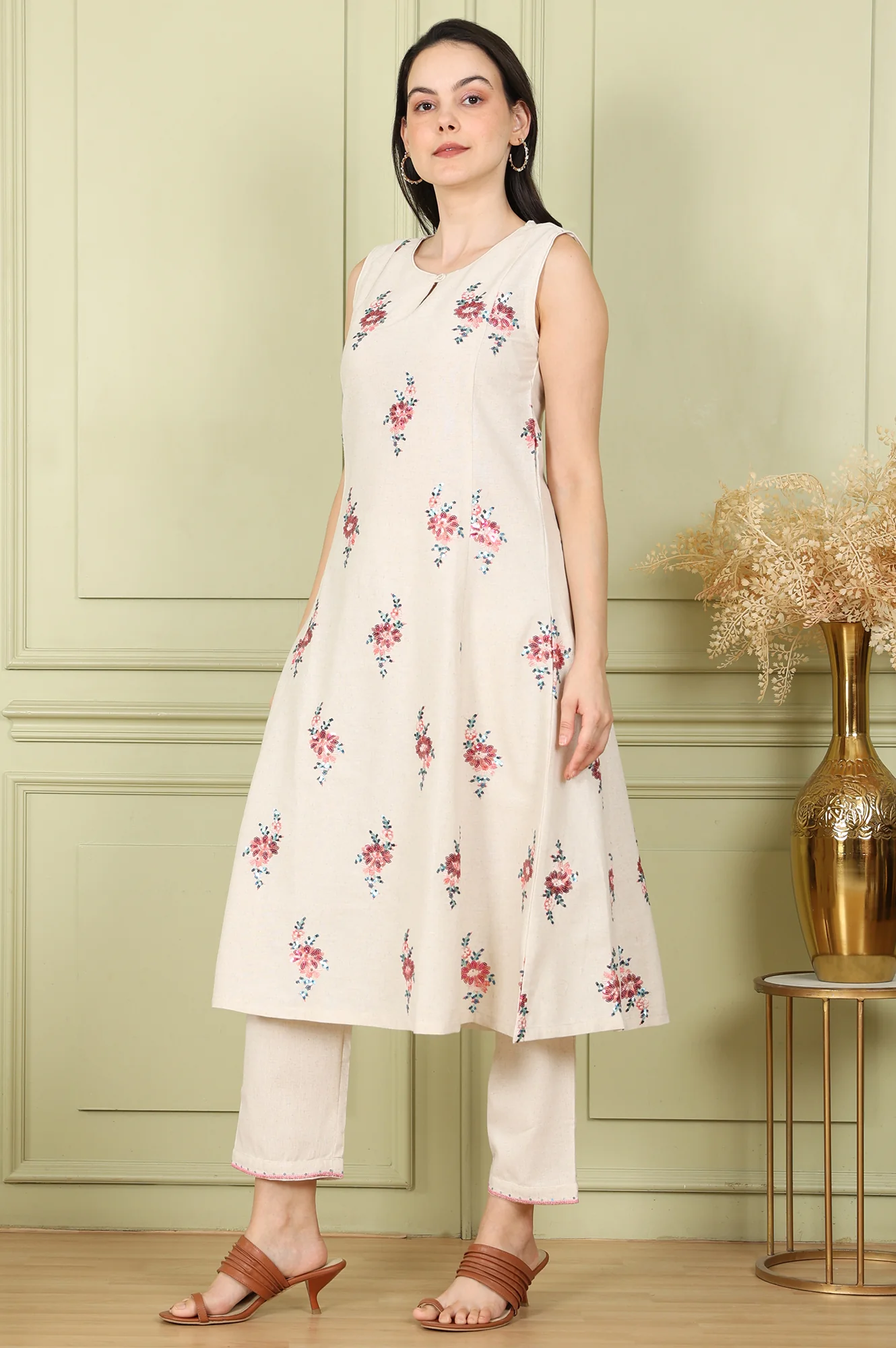 Beige Sleeveless Panelled Floral Sequined Linen Blend Flared Kurta With Straight Pants Set - Image 4