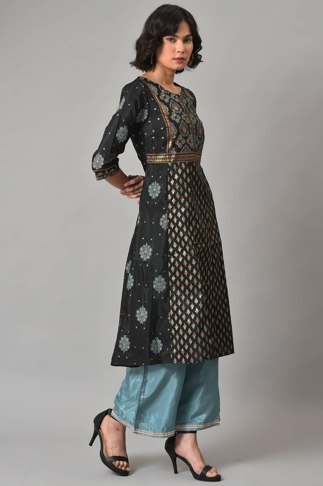 Black A-Line Panelled kurta With Blue Parallel Pants - Image 4