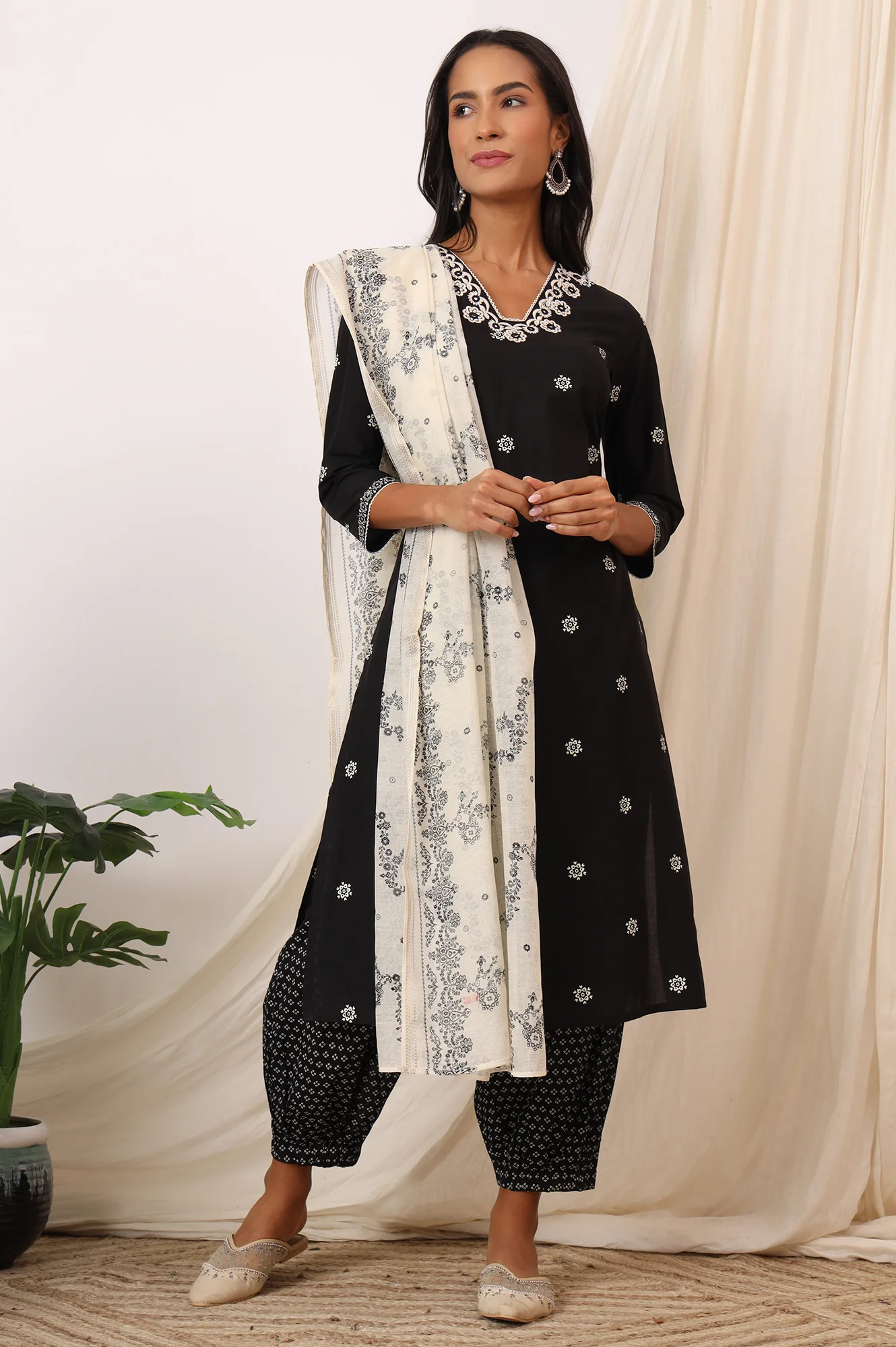 Black Bandhani Printed Pure Cotton Kurta, Pants and Dupatta Set - Image 3