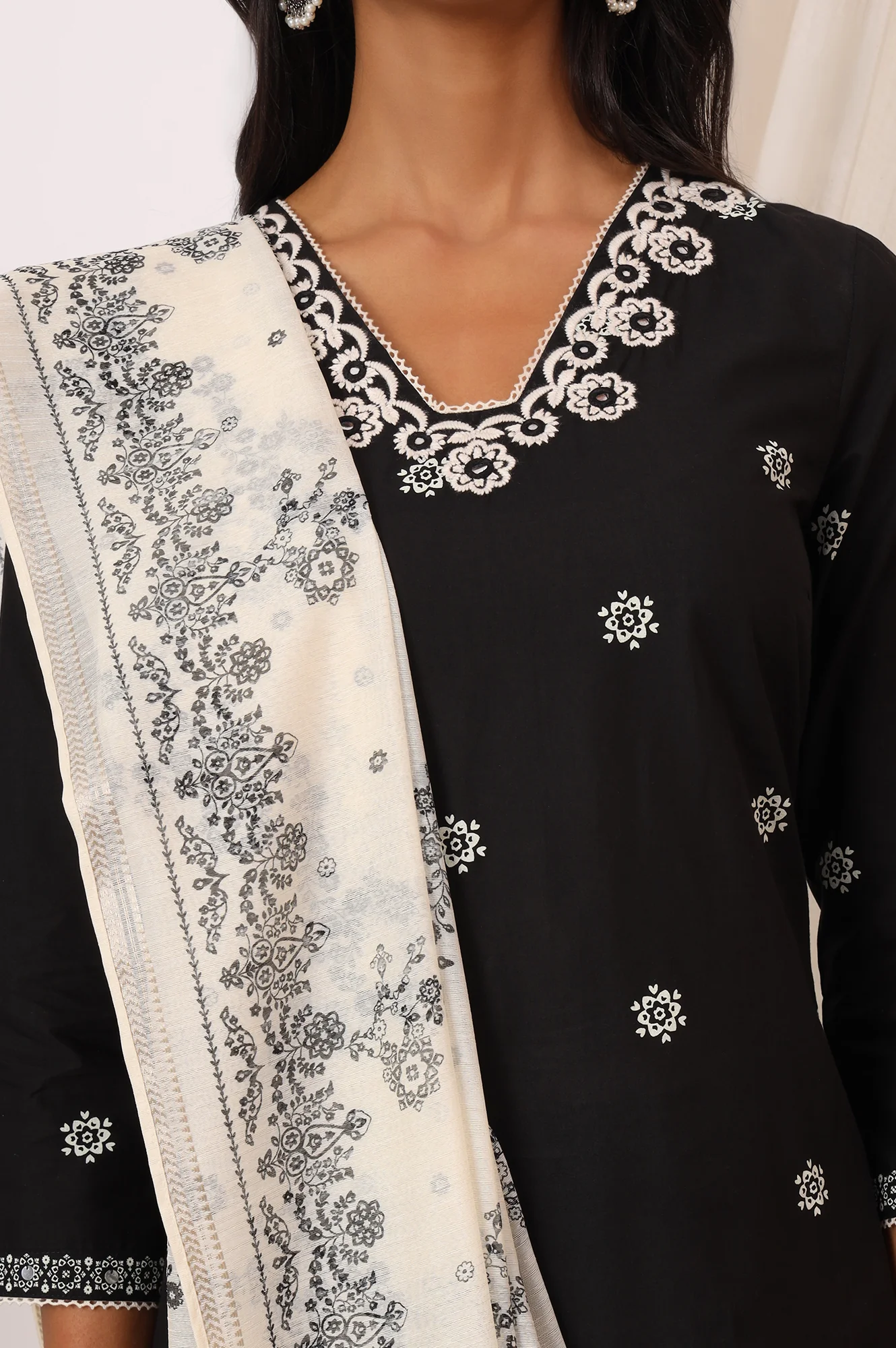 Black Bandhani Printed Pure Cotton Kurta, Pants and Dupatta Set - Image 4