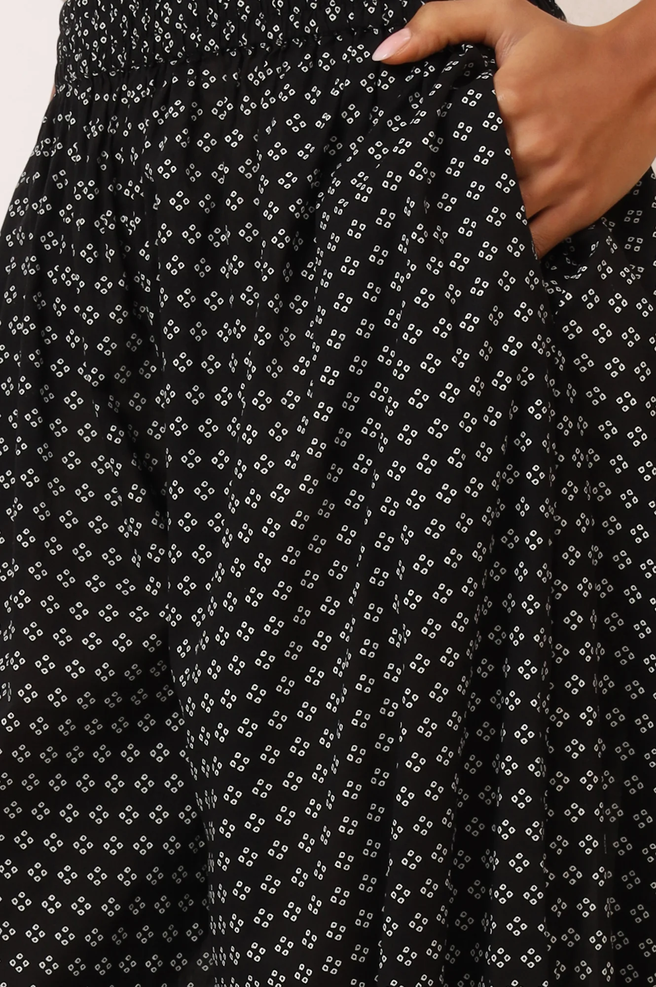 Black Bandhani Printed Pure Cotton Kurta, Pants and Dupatta Set - Image 9