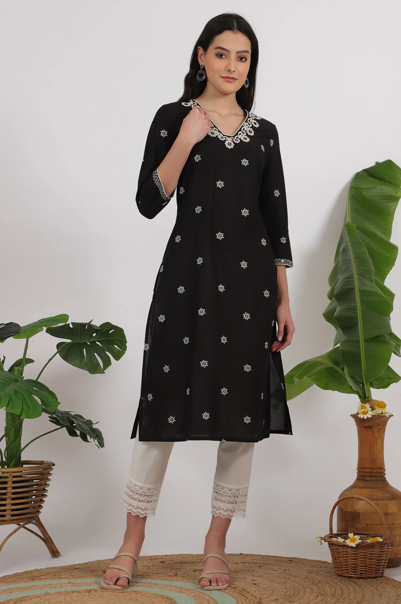 Black Bandhani Printed Pure Cotton Straight Kurta - Image 3
