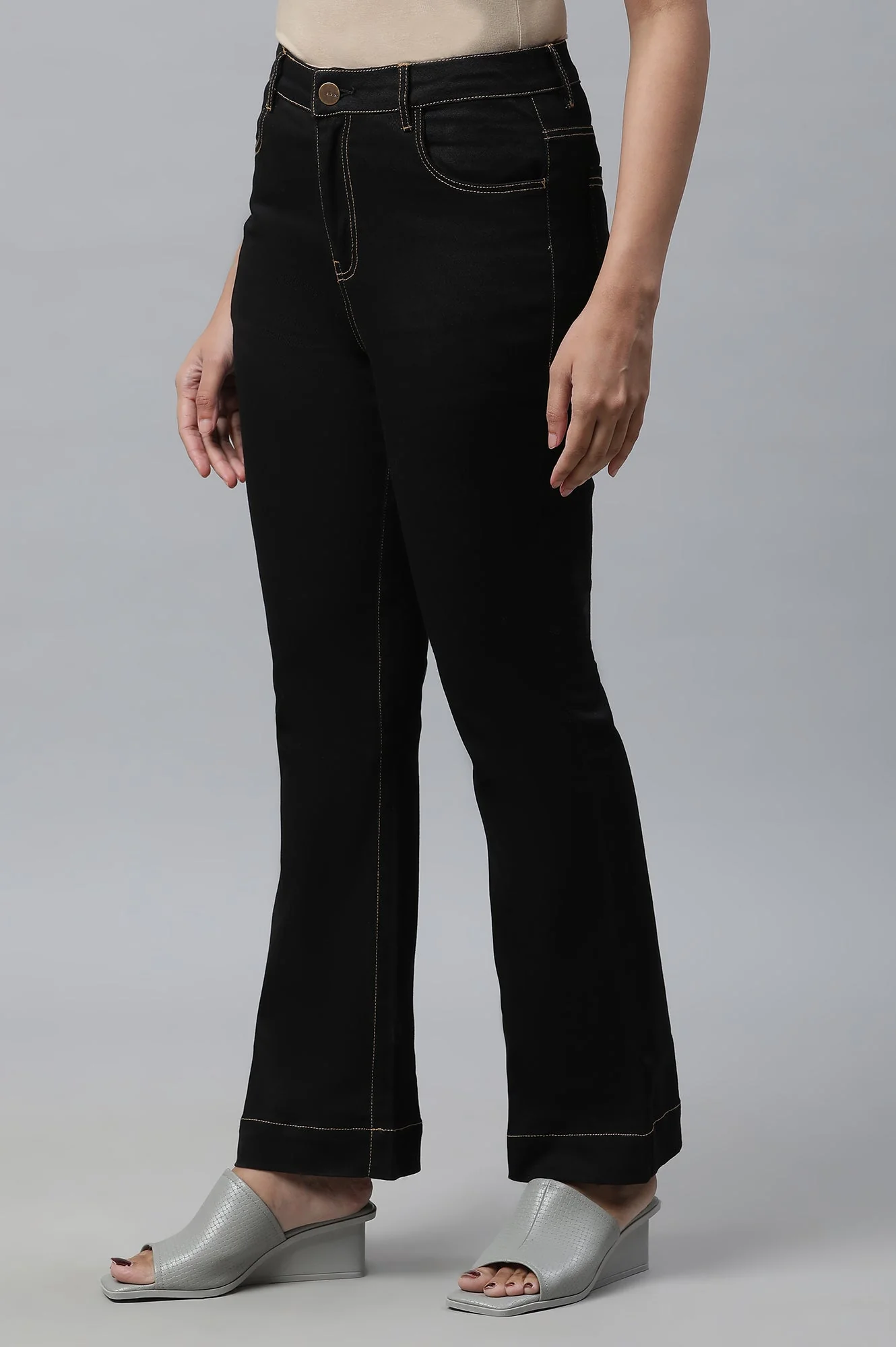 Elleven Women's Black Solid Boot Cut Denim Jeans With Front Zip Closure - Image 3