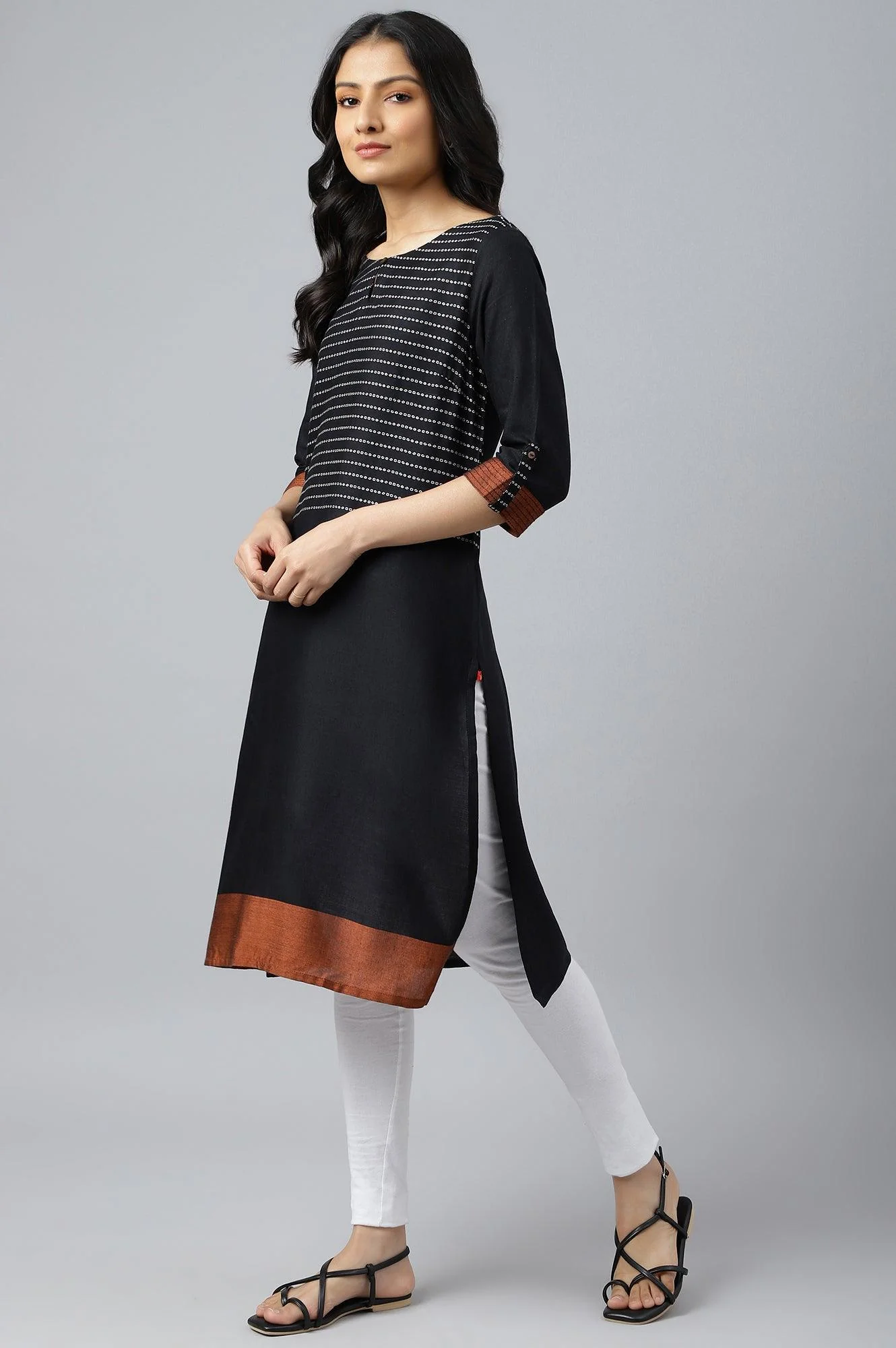 Black Dobby Colour Blocked kurta - Image 3