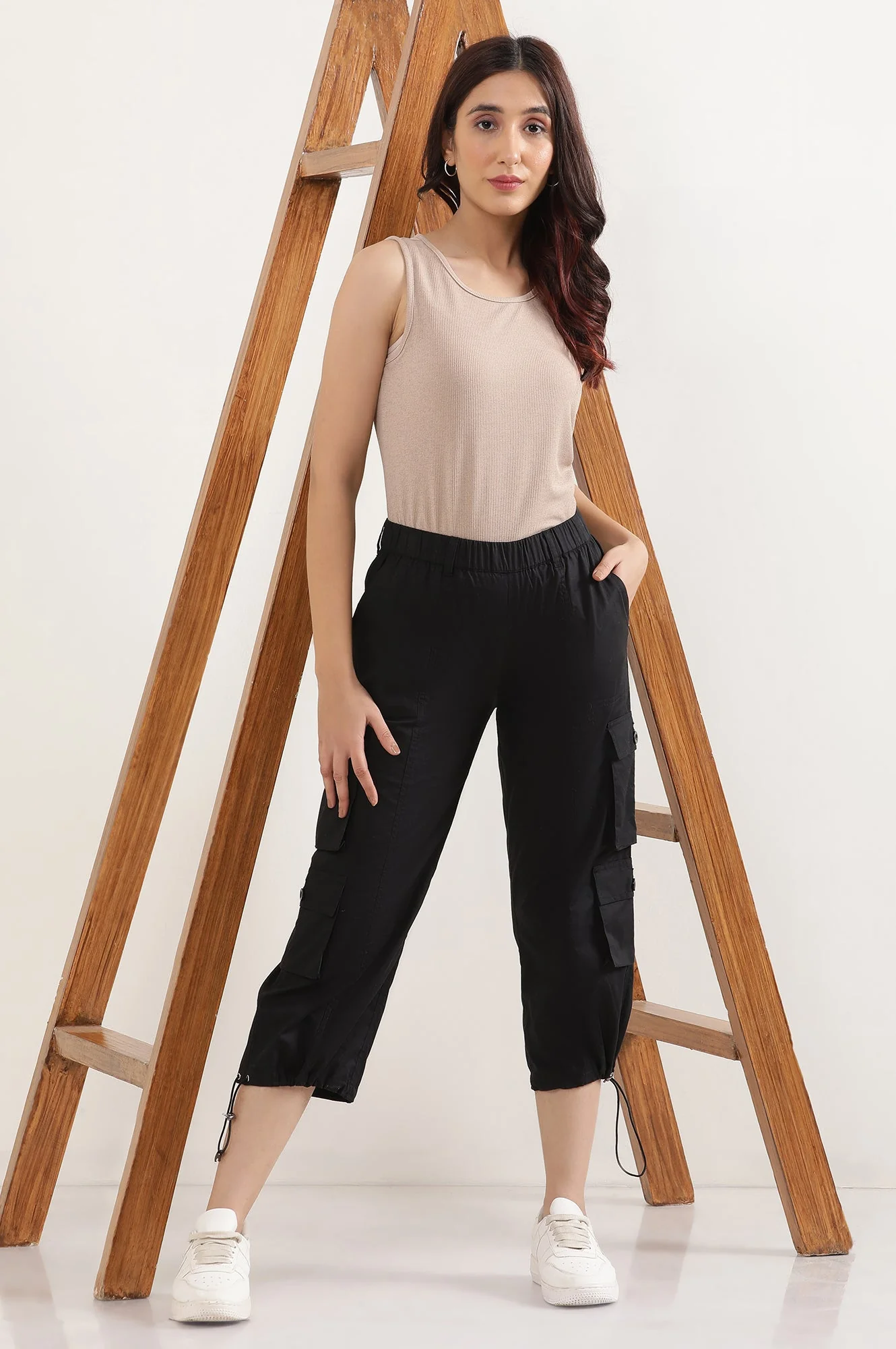Elleven Women's Black Solid Straight Fit Cotton Cropped Pants With Drawstring