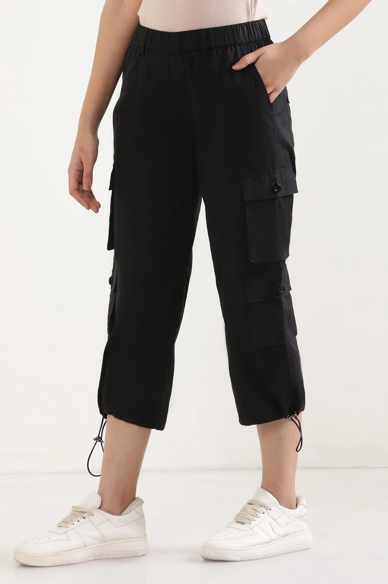 Elleven Women's Black Solid Straight Fit Cotton Cropped Pants With Drawstring - Image 3