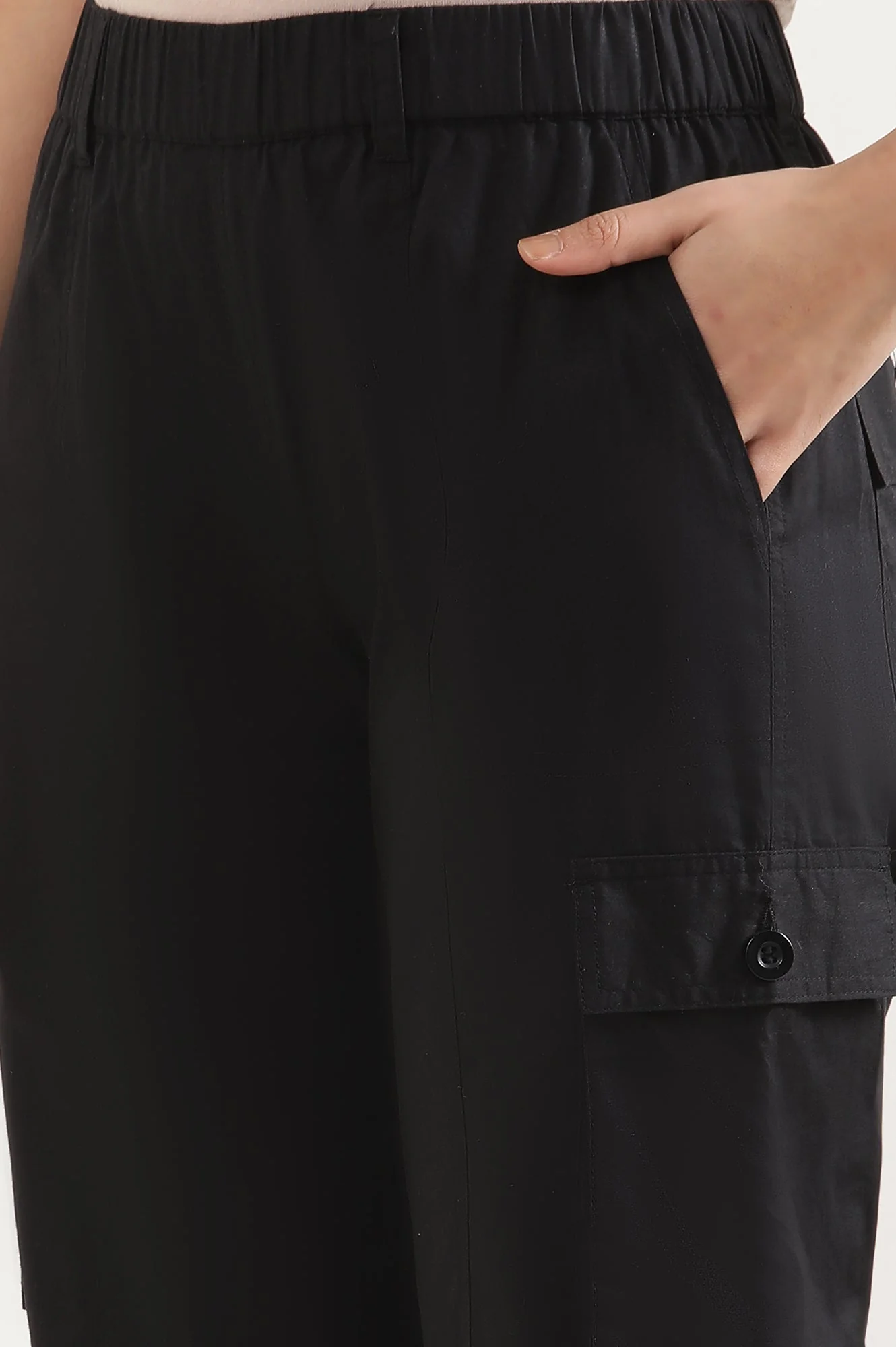 Elleven Women's Black Solid Straight Fit Cotton Cropped Pants With Drawstring - Image 7