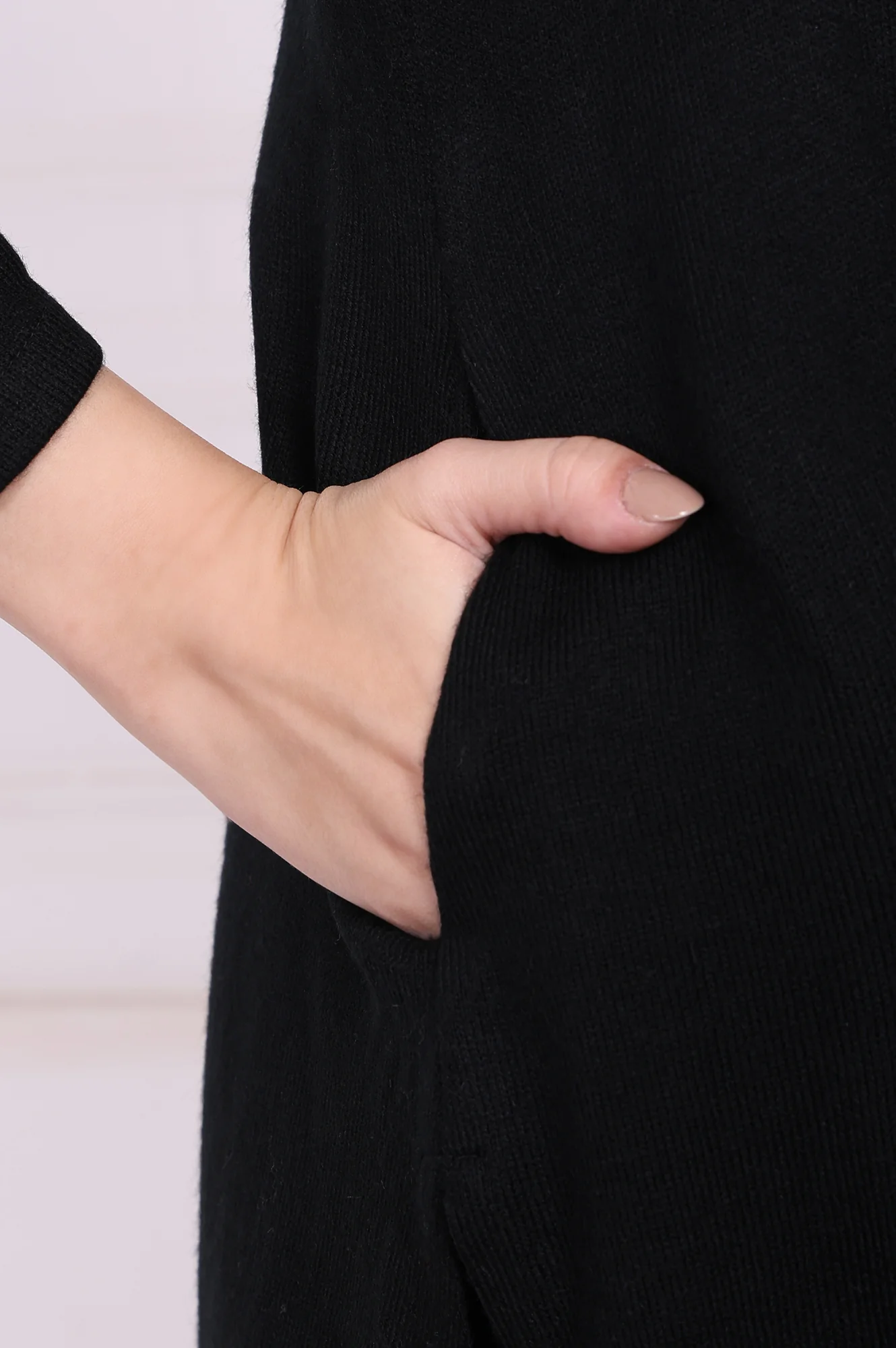 Black Embroidered Straight Acrylic Winter Kurta - Image 7