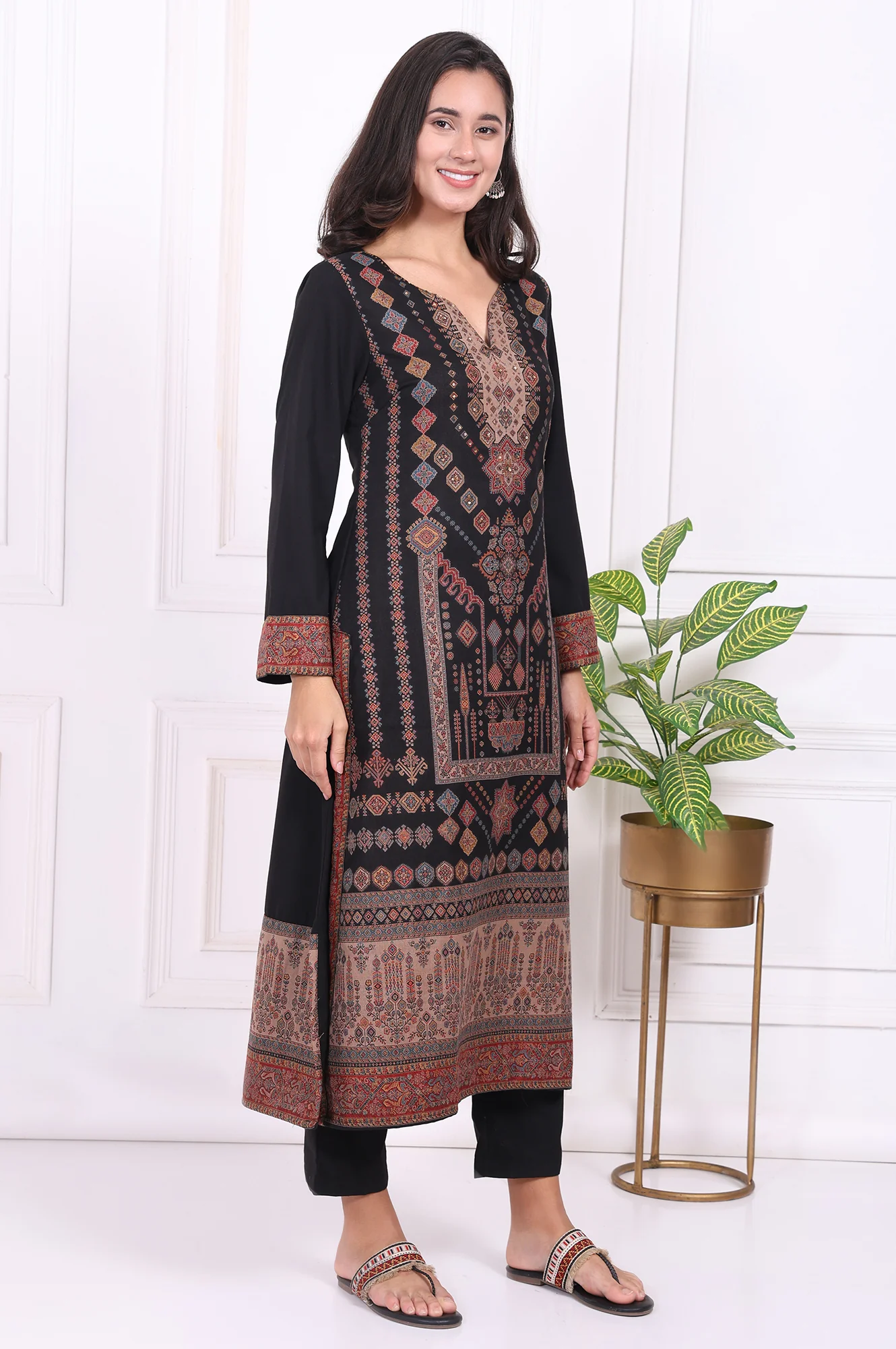 Black Ethnic Motifs Printed Straight Kurta, Pants and Shawl Set - Image 6