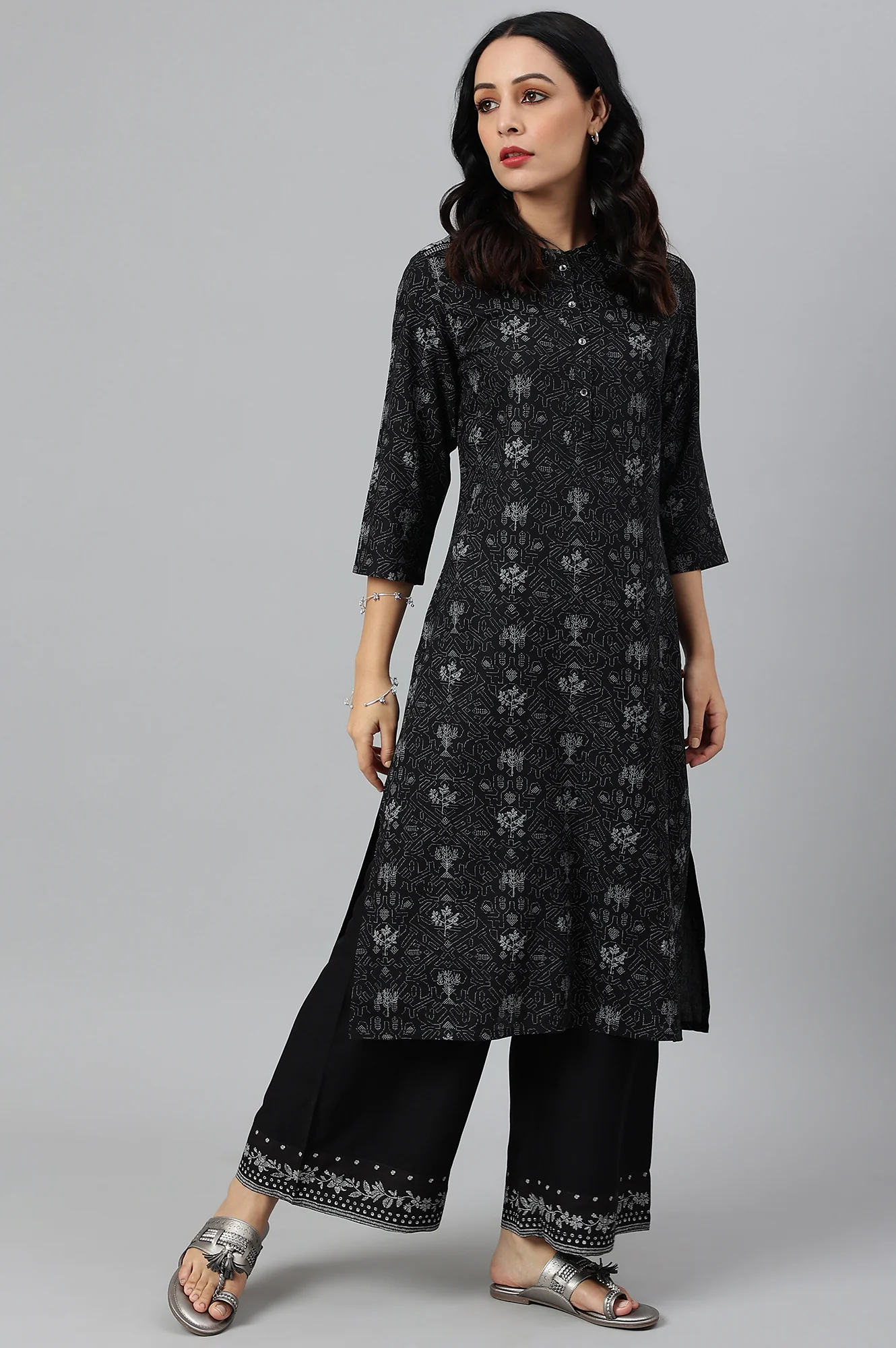 Black Floral Print kurta With Shoulder Panels - Image 5