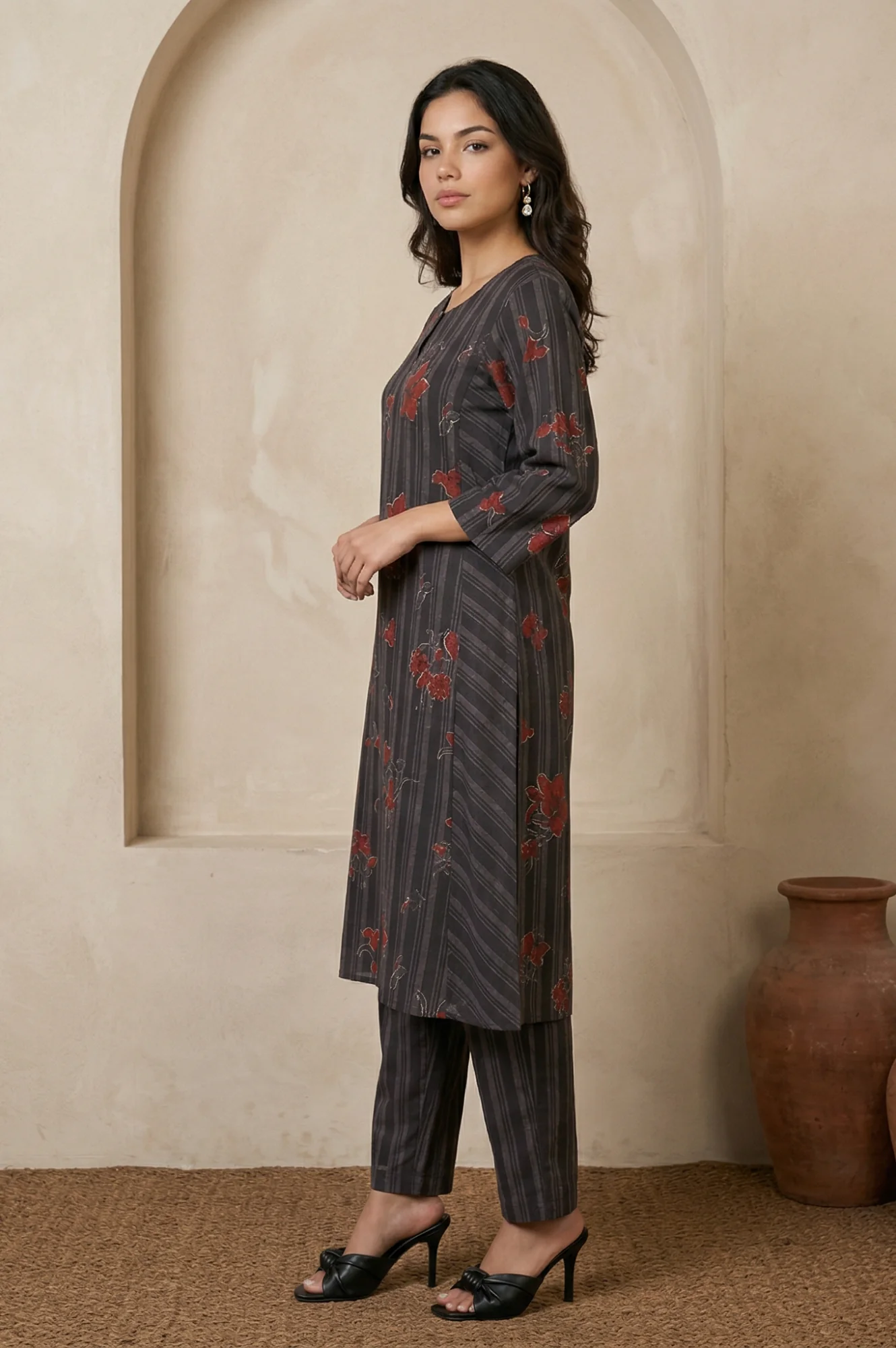 Black Floral Printed Crepe Straight Kurta - Image 2