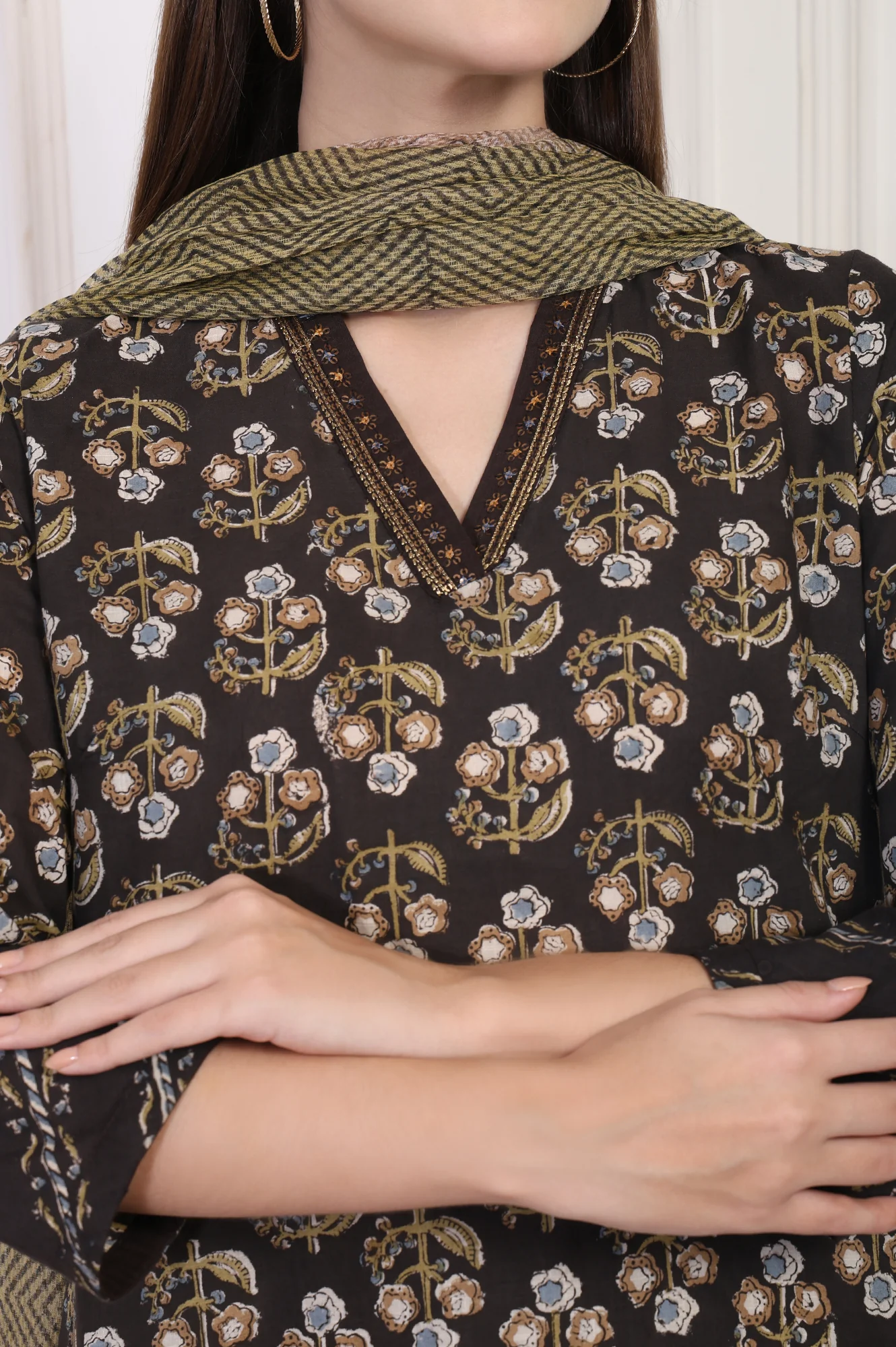 Black Floral Printed Embellished A-Line Cotton Kurta with Straight Pant and Dupatta Set - Image 3