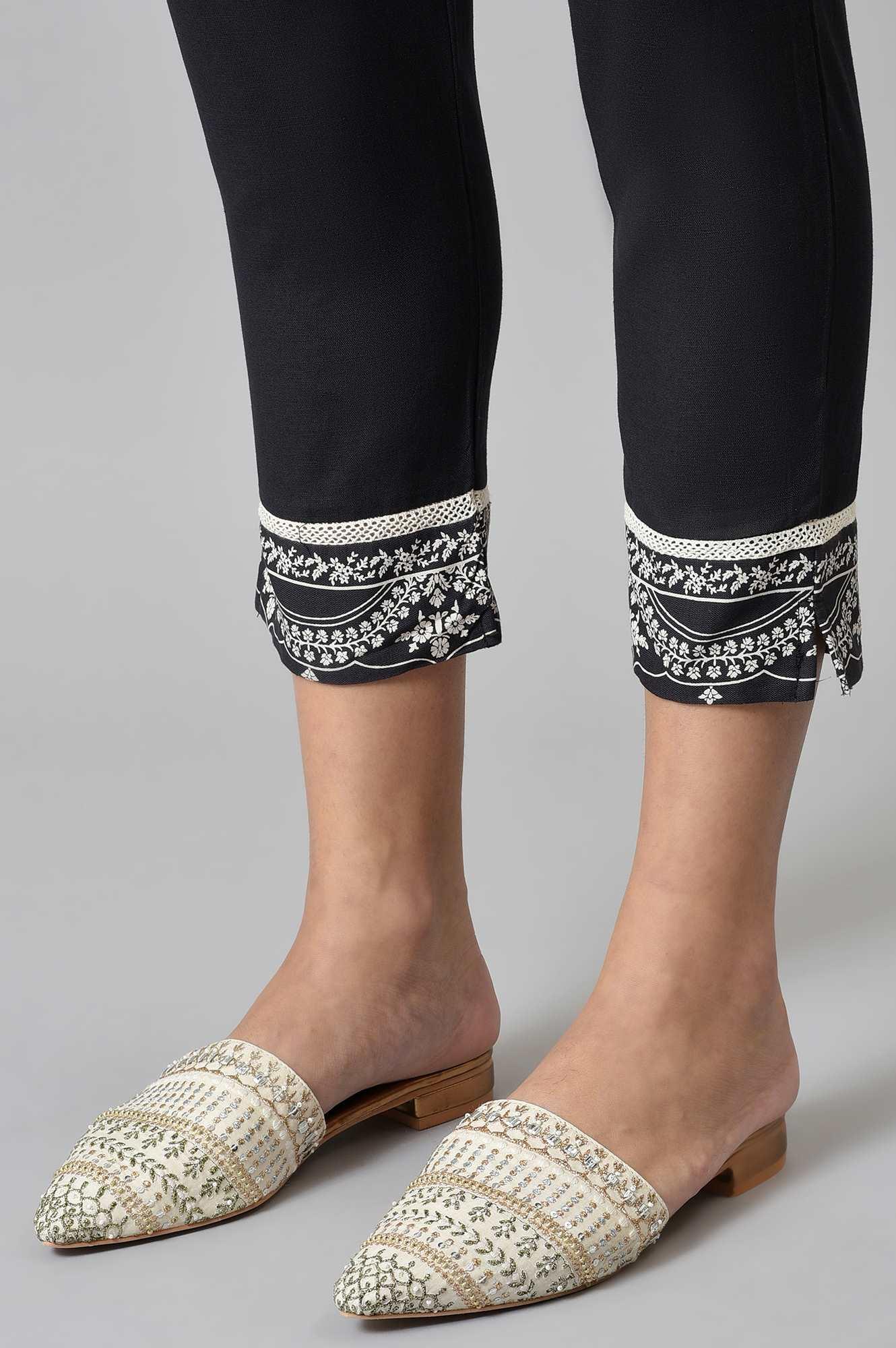 Black Floral Printed kurta With Parallel Pants - Image 8
