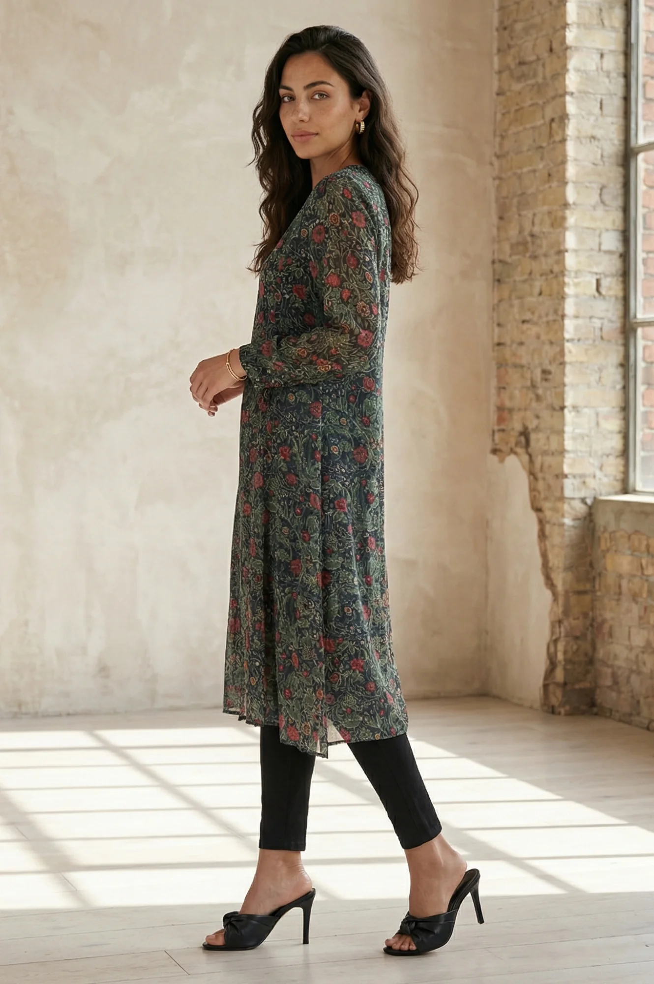 Black Floral Printed Sequins Chiffon Straight Kurta - Image 4