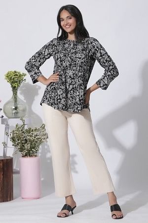 Black Floral Printed Top With Front Pleats - Image 5