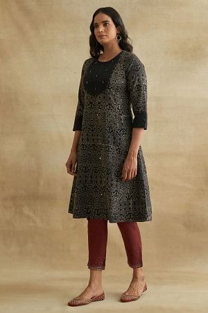 Black Handblock Printed Flared kurta - Image 3