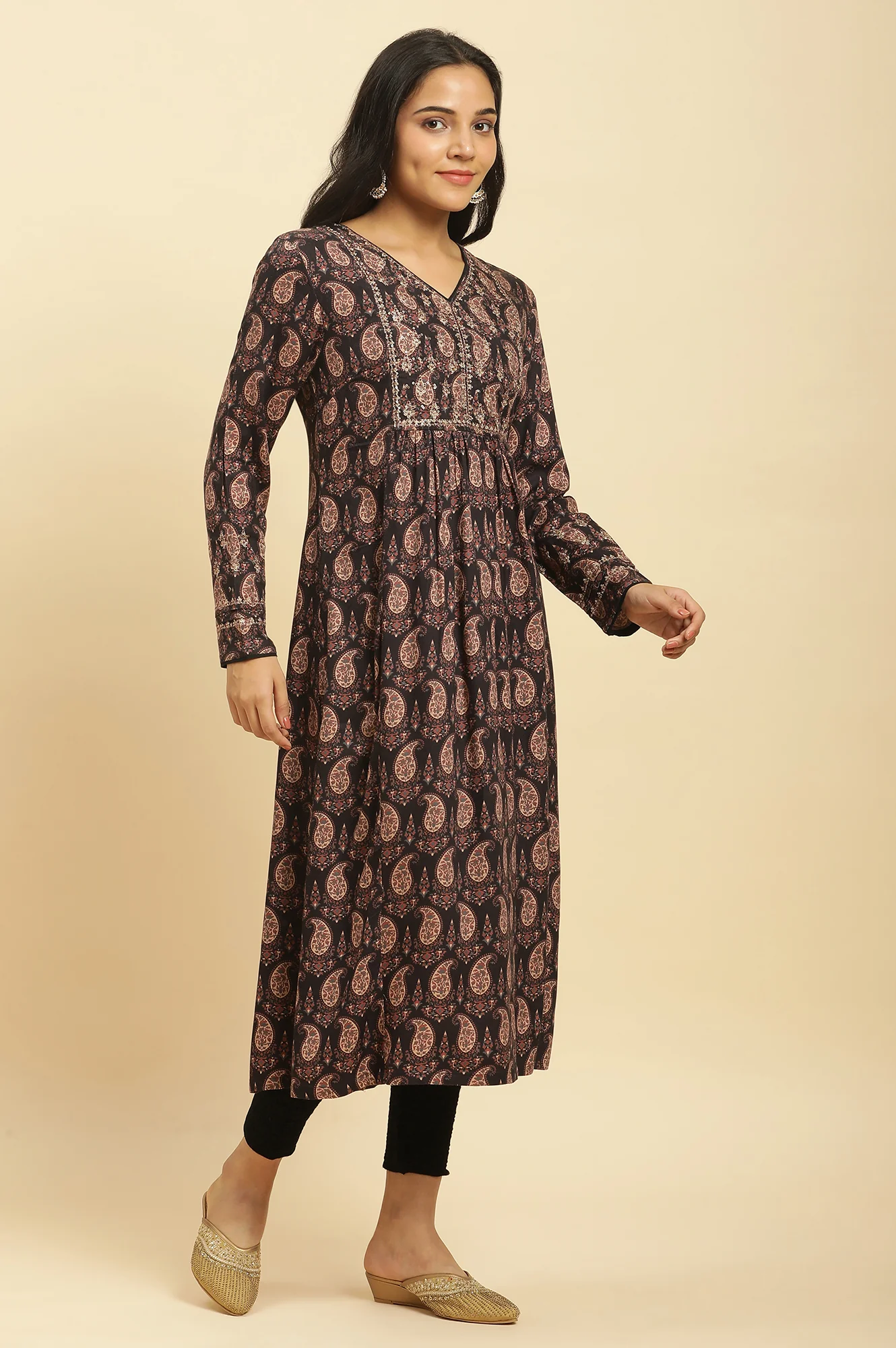 Black Paisley Printed Kurta With Kasab Embroidery - Image 5
