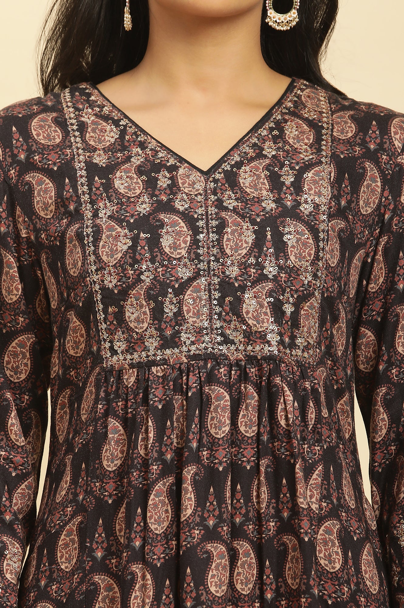 Black Paisley Printed Kurta With Kasab Embroidery - Image 6