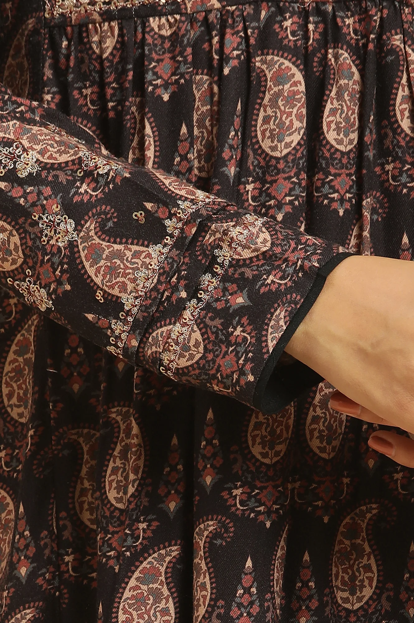 Black Paisley Printed Kurta With Kasab Embroidery - Image 7