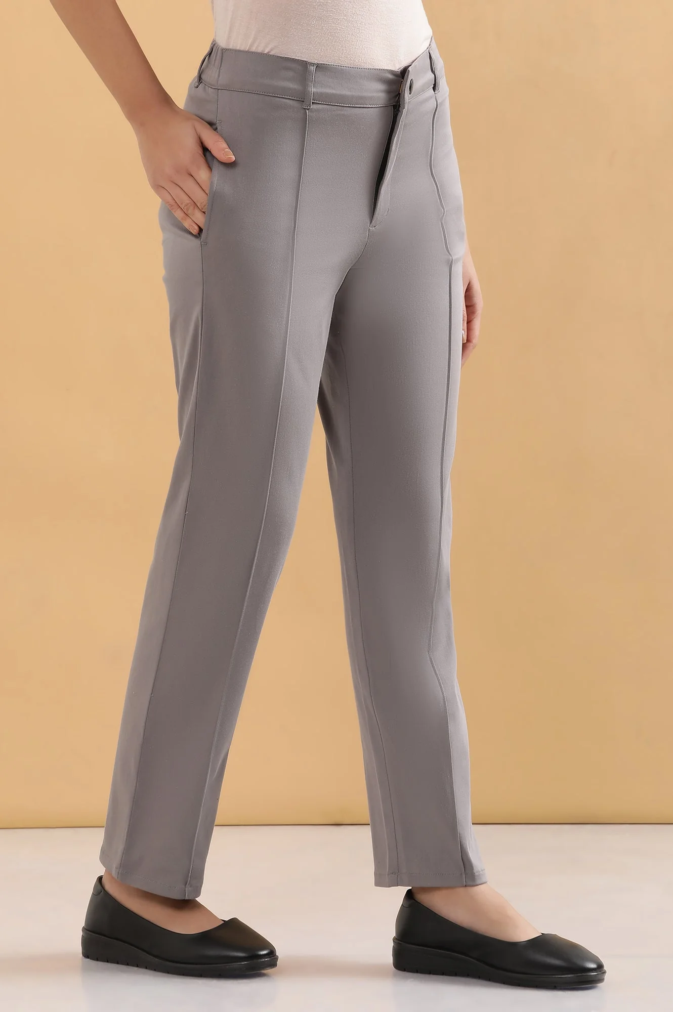 Elleven Women's Grey Solid Straight Fit Cotton Pants With Pintuck Detail - Image 5