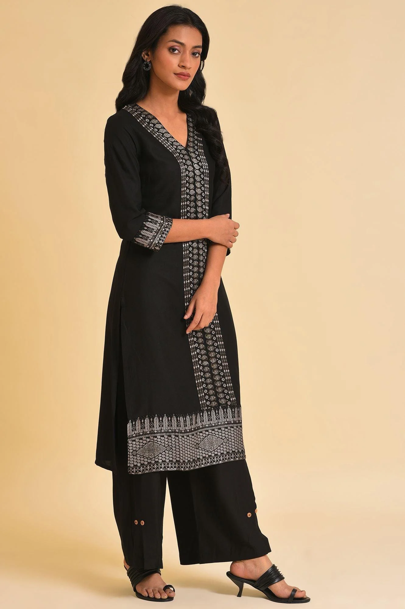 Black Placement Print A-Line kurta - Image 4