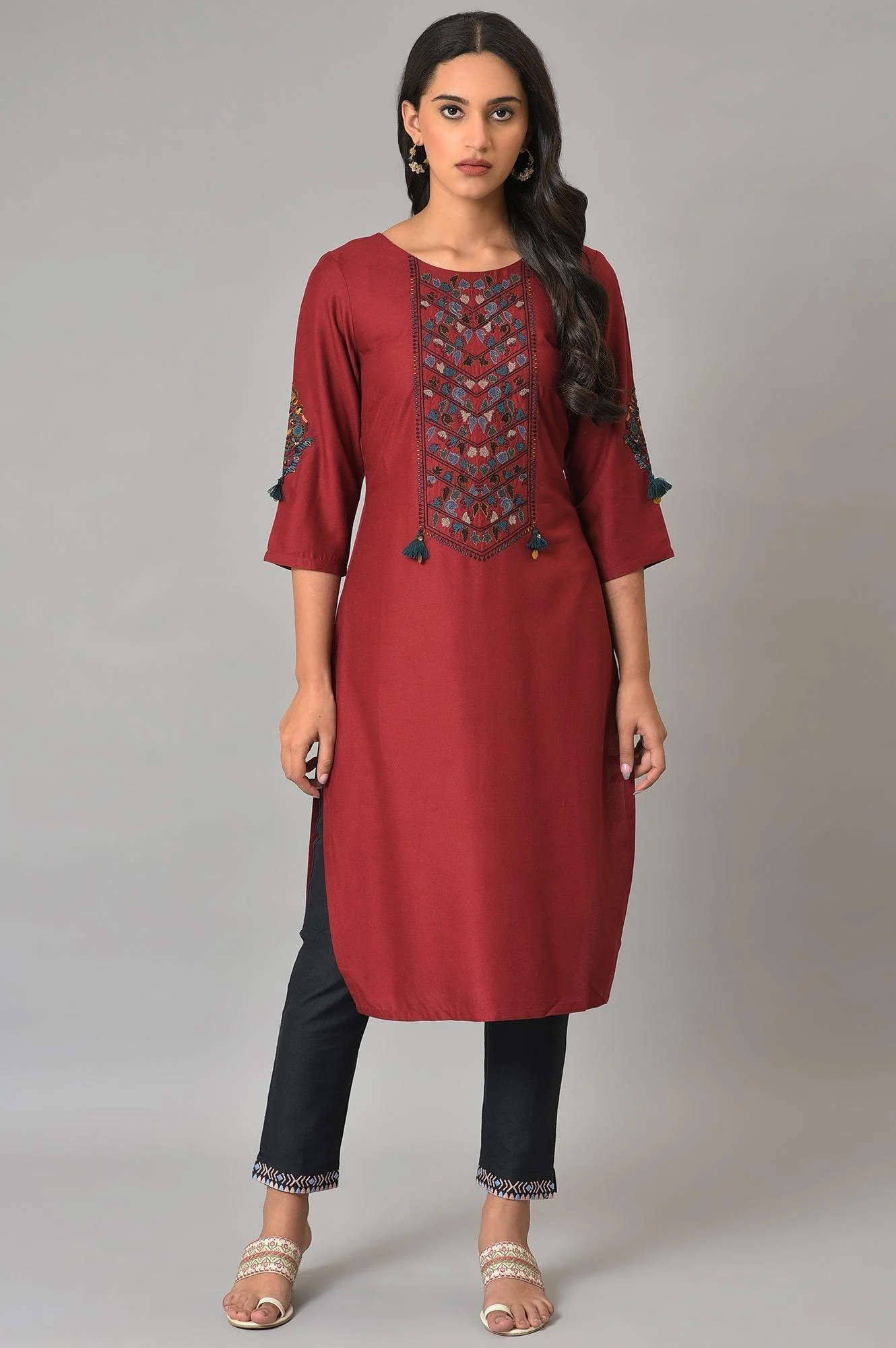 Black Plus Size Slim Pants With Embroidery - Image 5