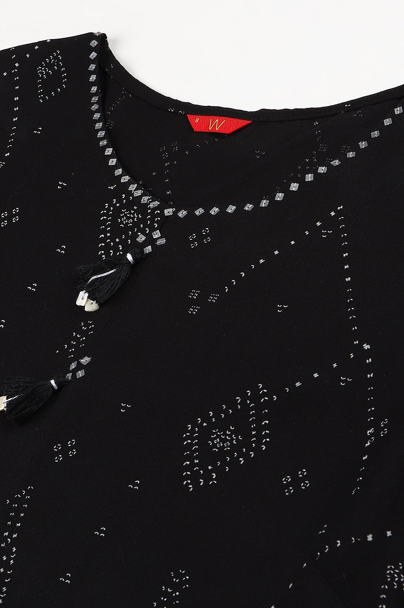 Black Printed A-Line kurta With Cowl Hemline - Image 2