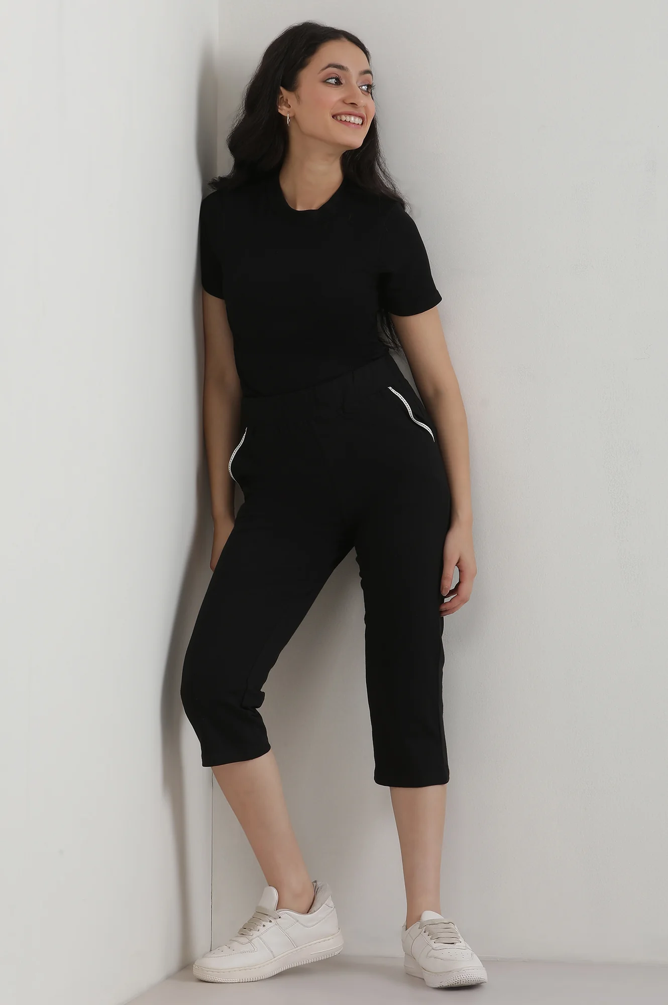 Elleven Women's Black Solid Straight Fit Cotton Culottes With Slip On Closure