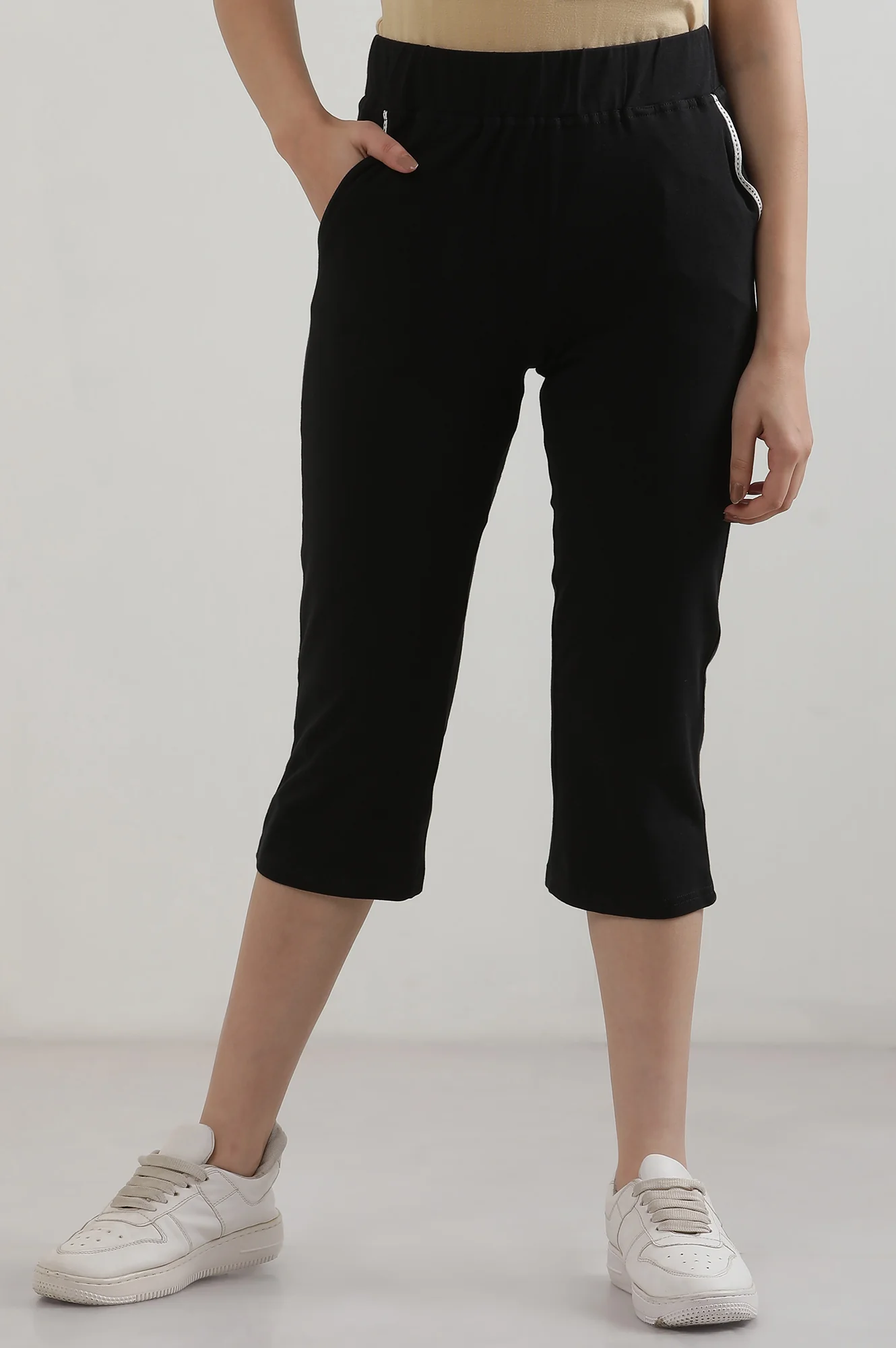 Elleven Women's Black Solid Straight Fit Cotton Culottes With Slip On Closure - Image 2