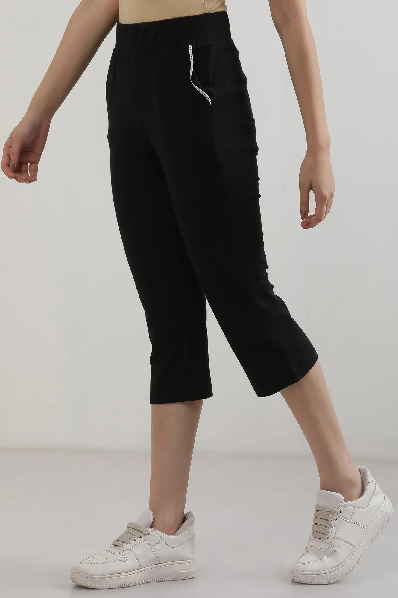 Elleven Women's Black Solid Straight Fit Cotton Culottes With Slip On Closure - Image 3
