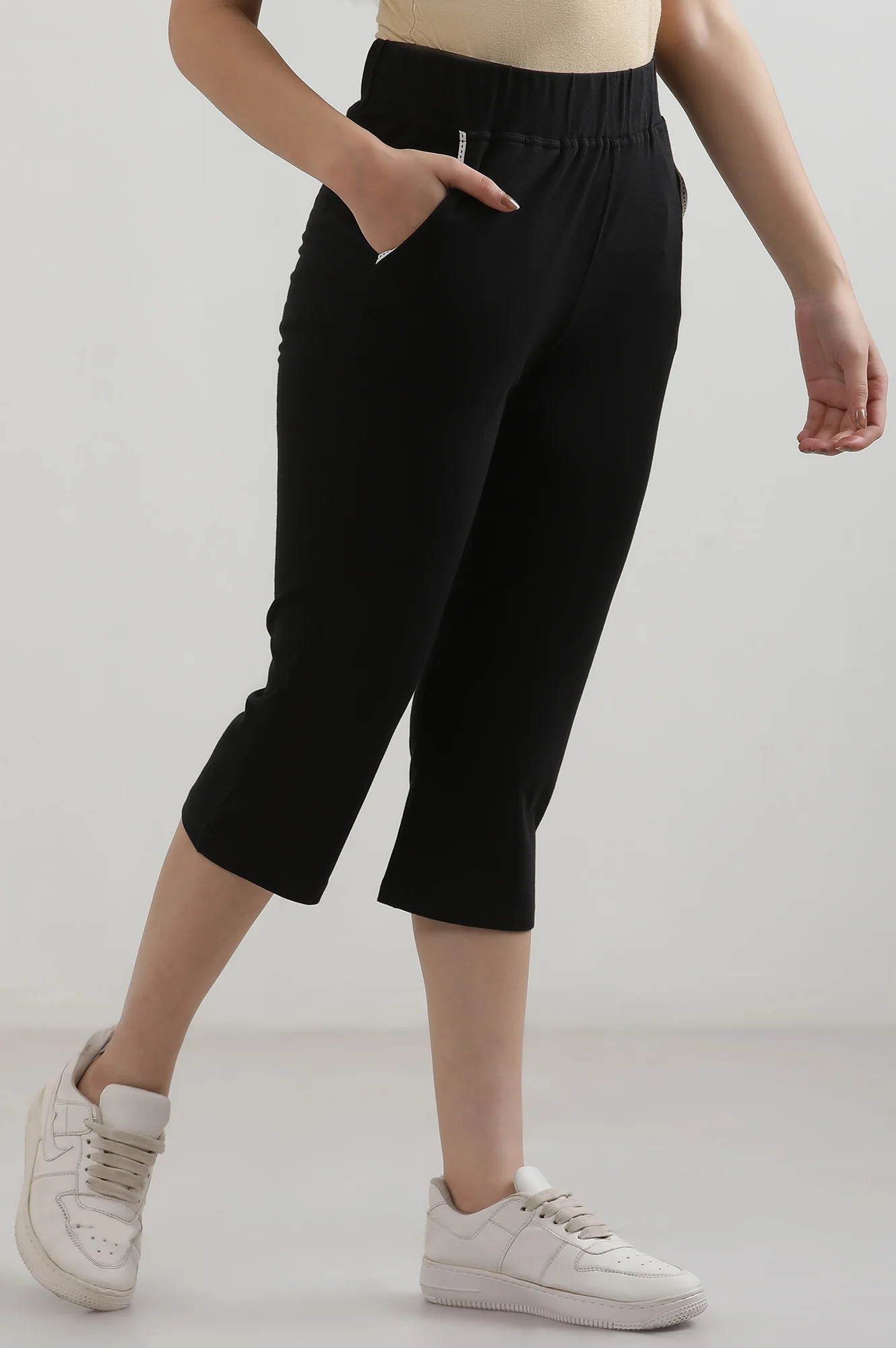 Elleven Women's Black Solid Straight Fit Cotton Culottes With Slip On Closure - Image 5