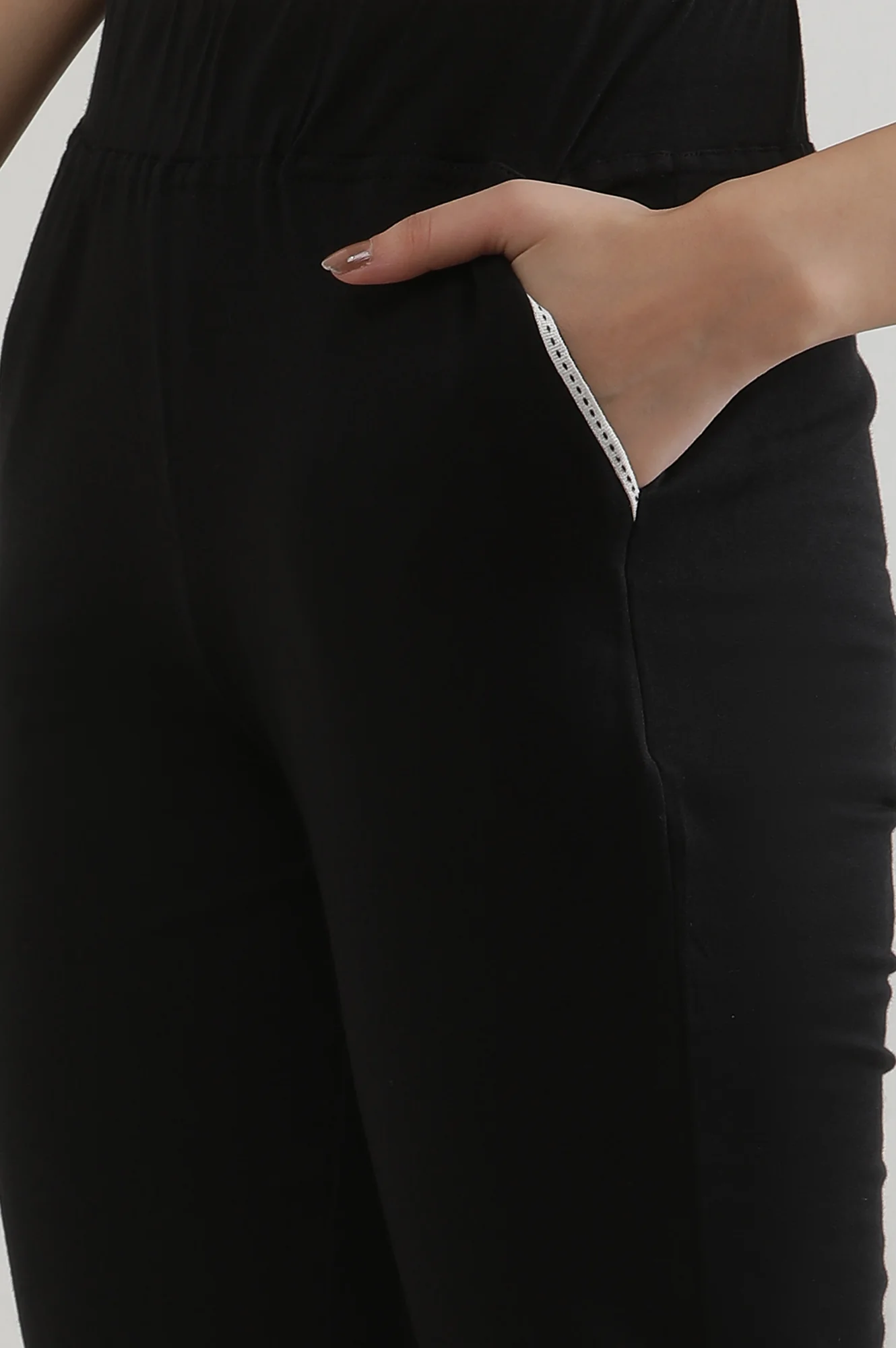 Elleven Women's Black Solid Straight Fit Cotton Culottes With Slip On Closure - Image 7