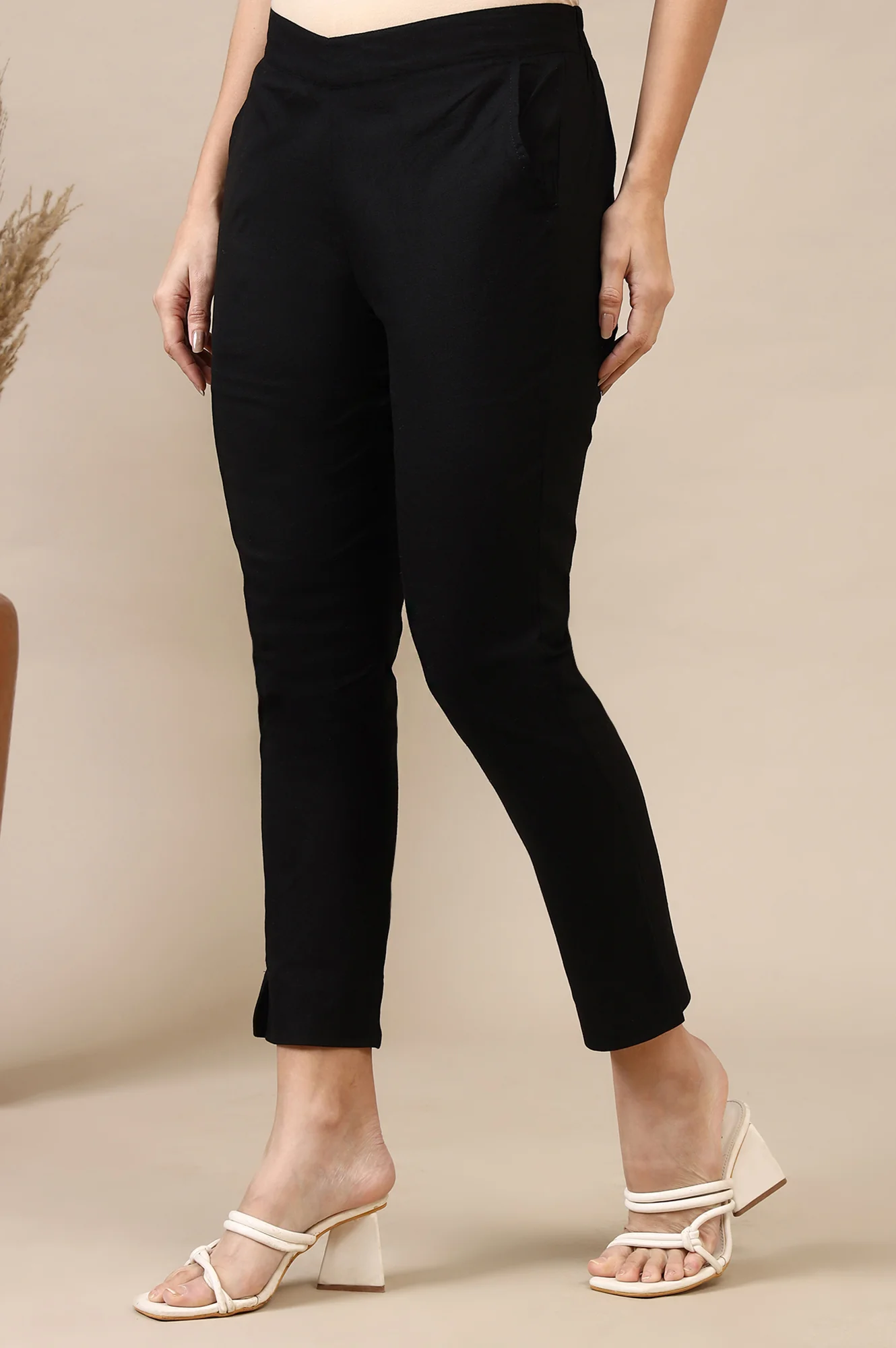 Elleven Women's Black Solid Cotton Flax Mid Rise Ankle Length Slim Fit Trouser - Image 2