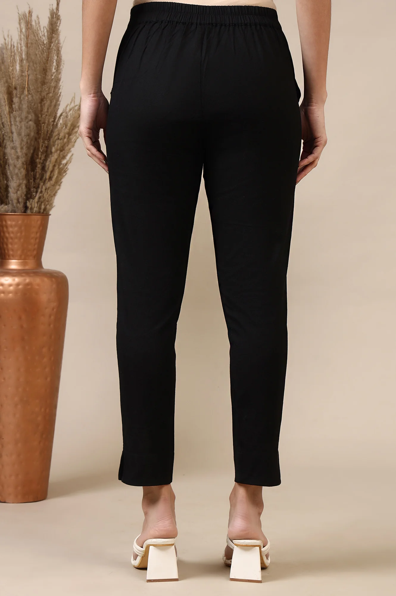Elleven Women's Black Solid Cotton Flax Mid Rise Ankle Length Slim Fit Trouser - Image 3