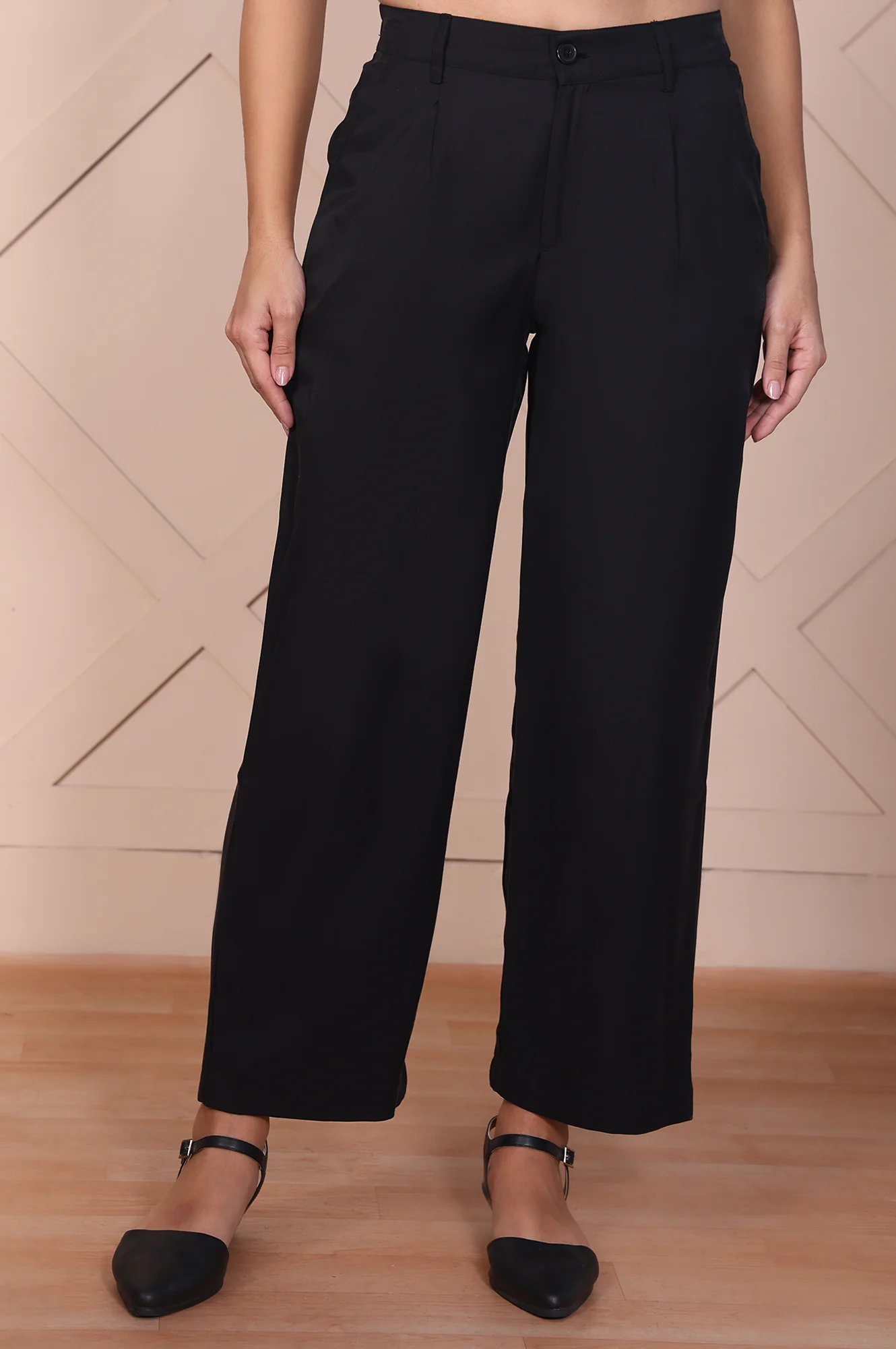 Elleven Women's Black Solid High Rise Ankle Length Wide Leg Boss Pants - Image 2