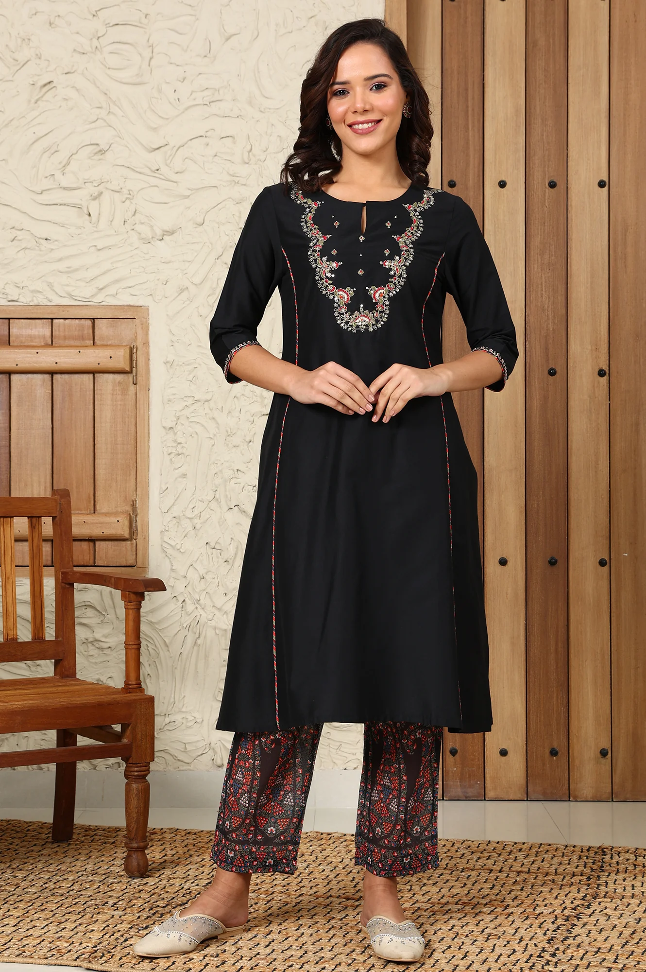 Black Solid Metallic Embroidered Straight Kurta, Pants And Dupatta Set - Image 2