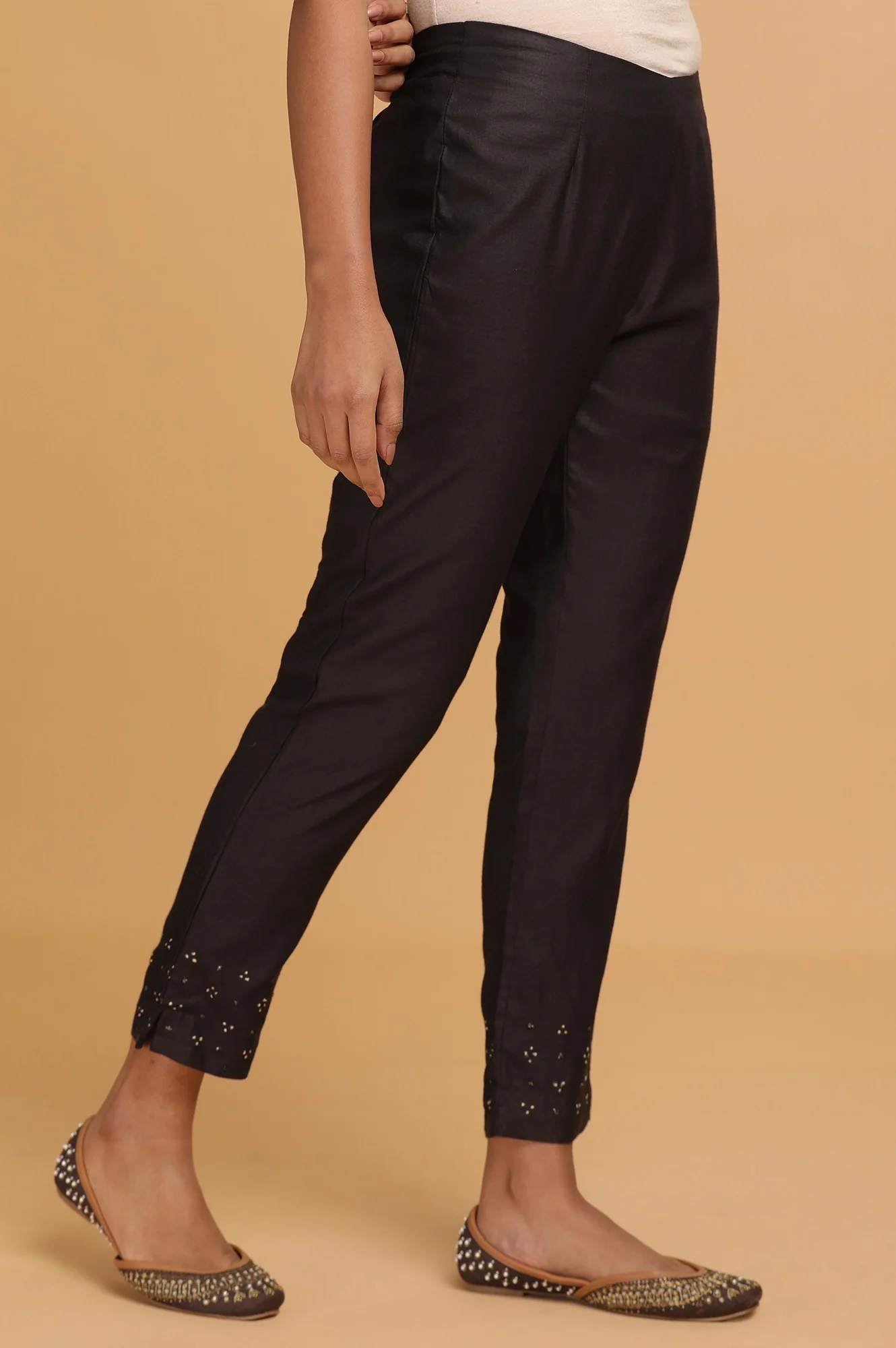 Black Solid Slim Pants - Image 4