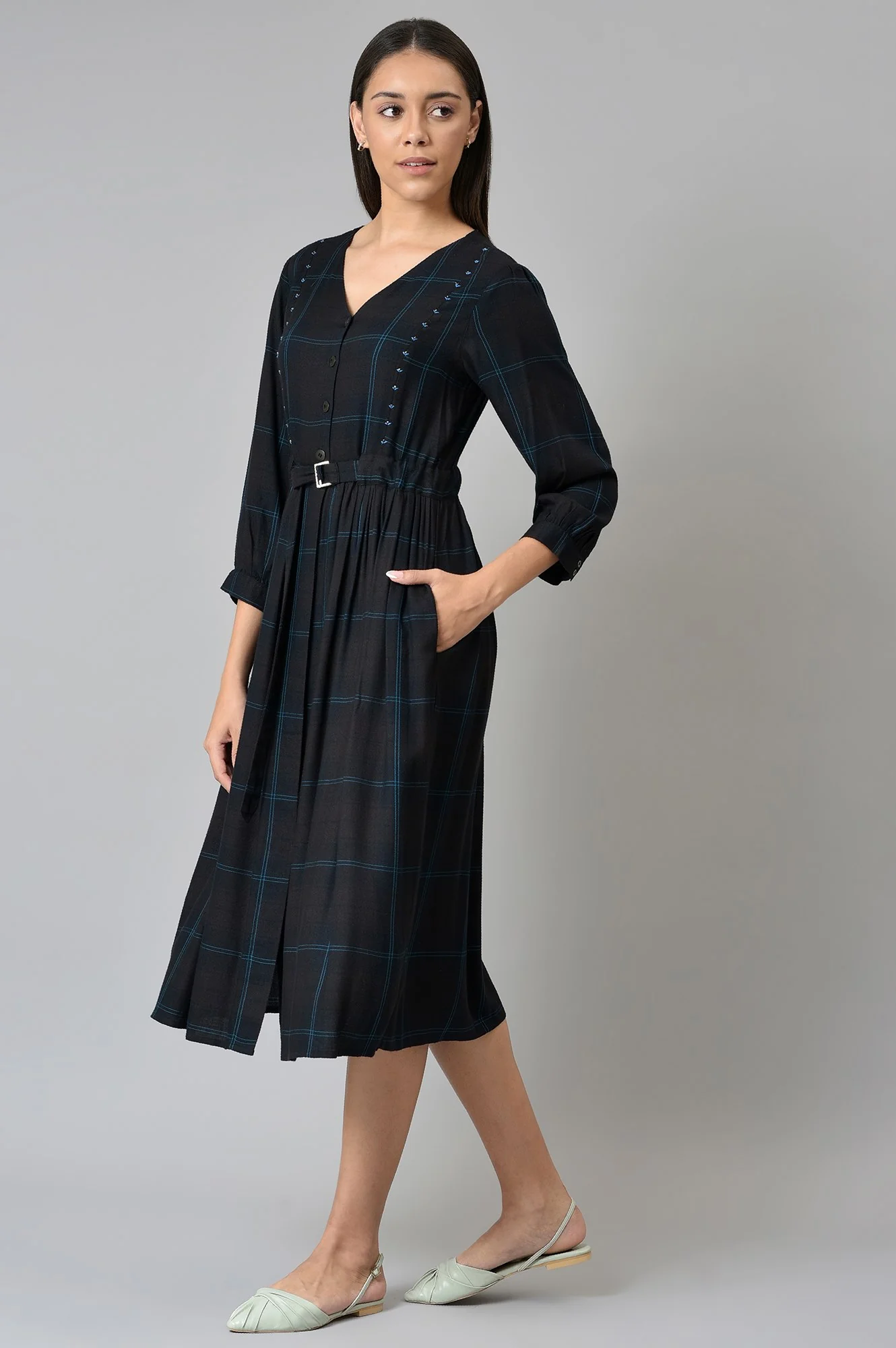 Black V-Neck Checks Dress - Image 3